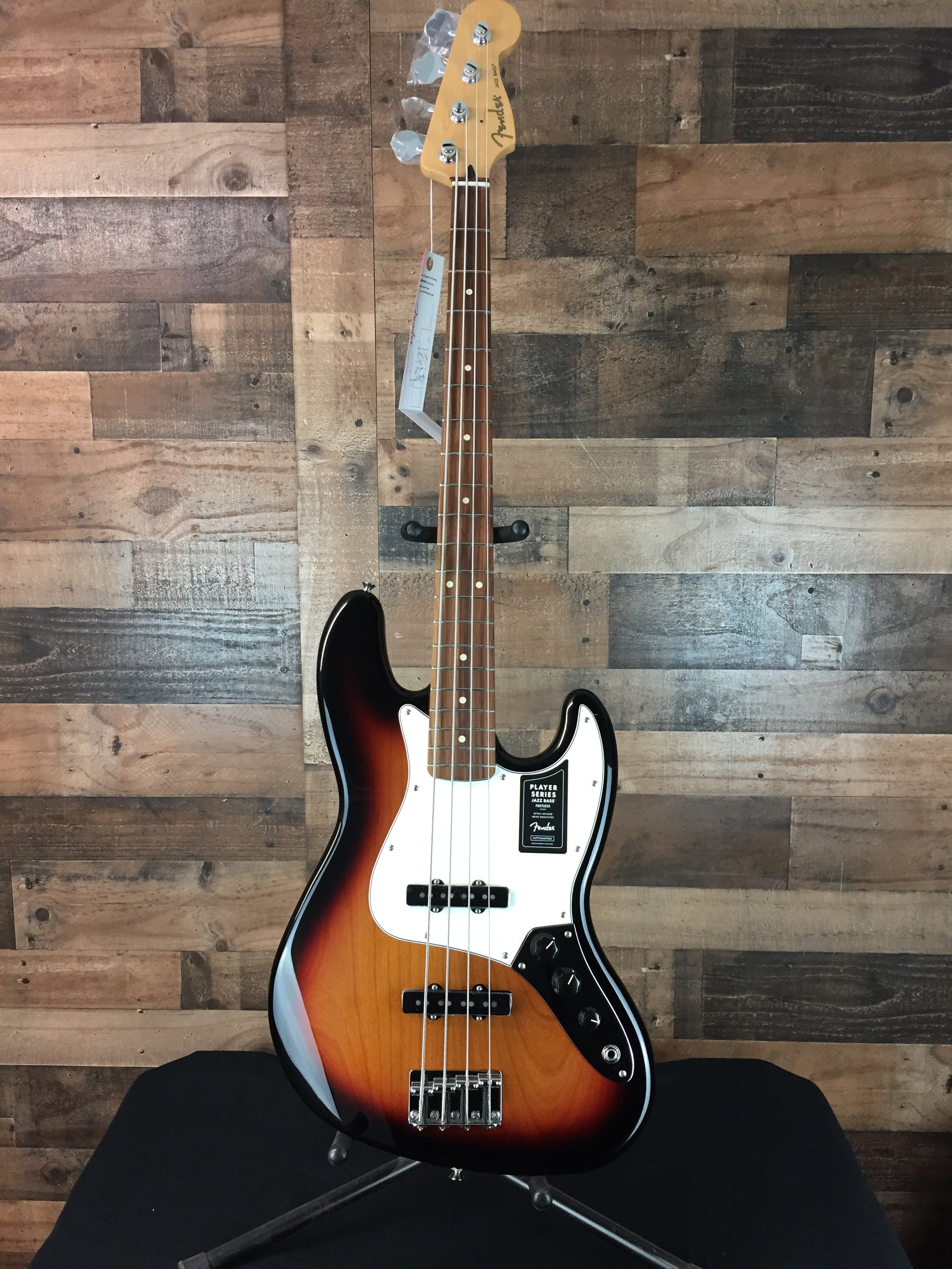 Fender Player Jazz Bass 3-Tone Sunburst, 047