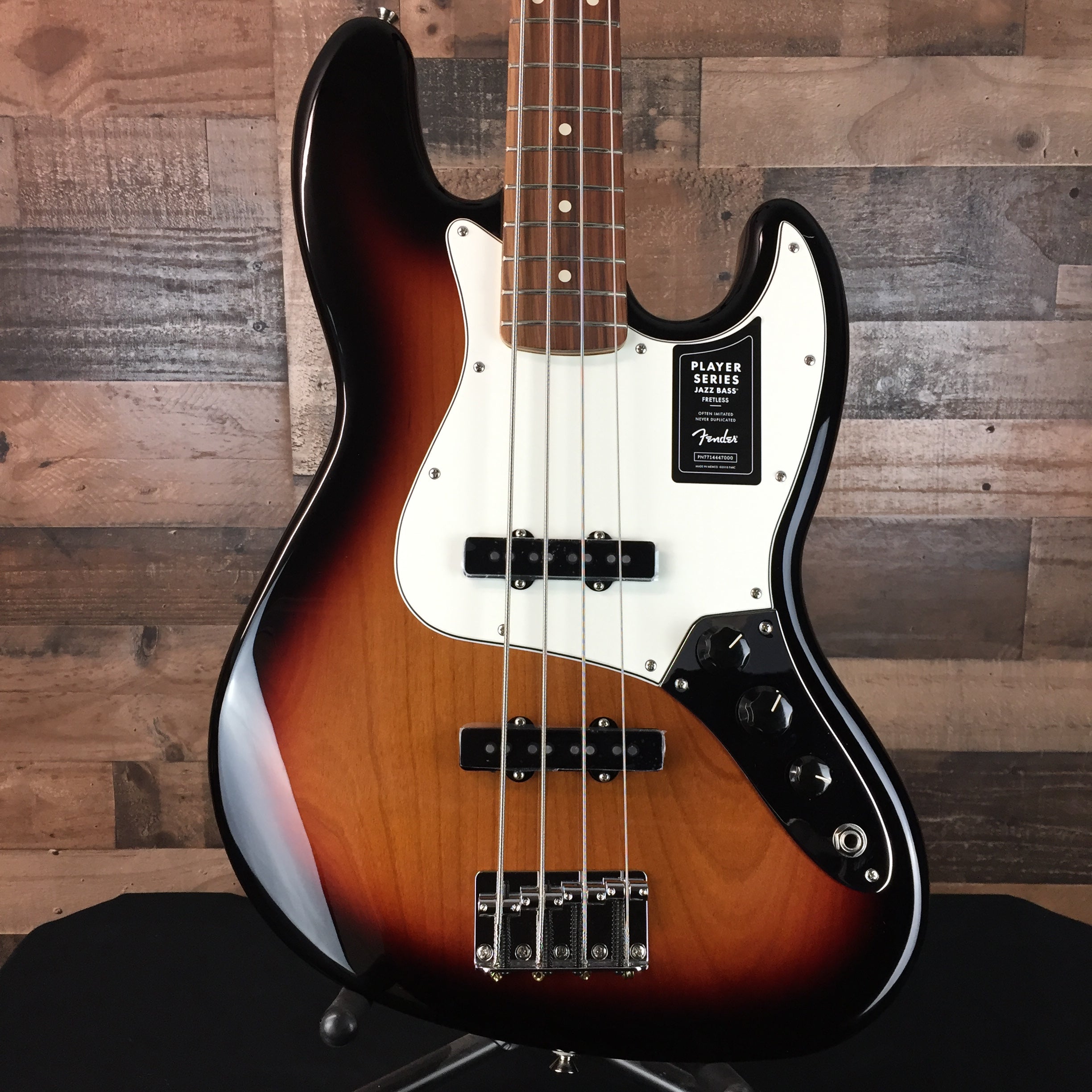 Fender Player Jazz Bass 3-Tone Sunburst, 047