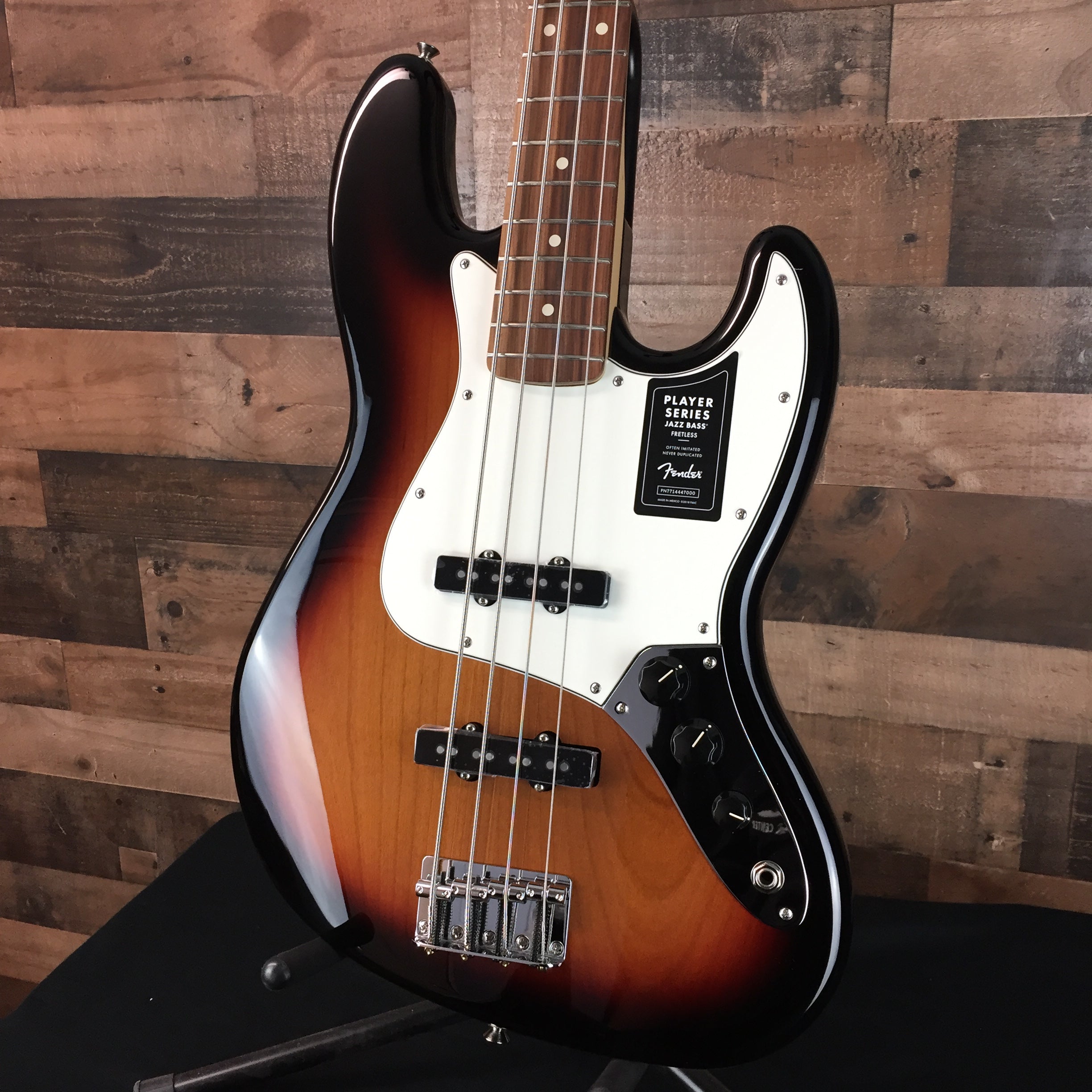 Fender Player Jazz Bass 3-Tone Sunburst, 047
