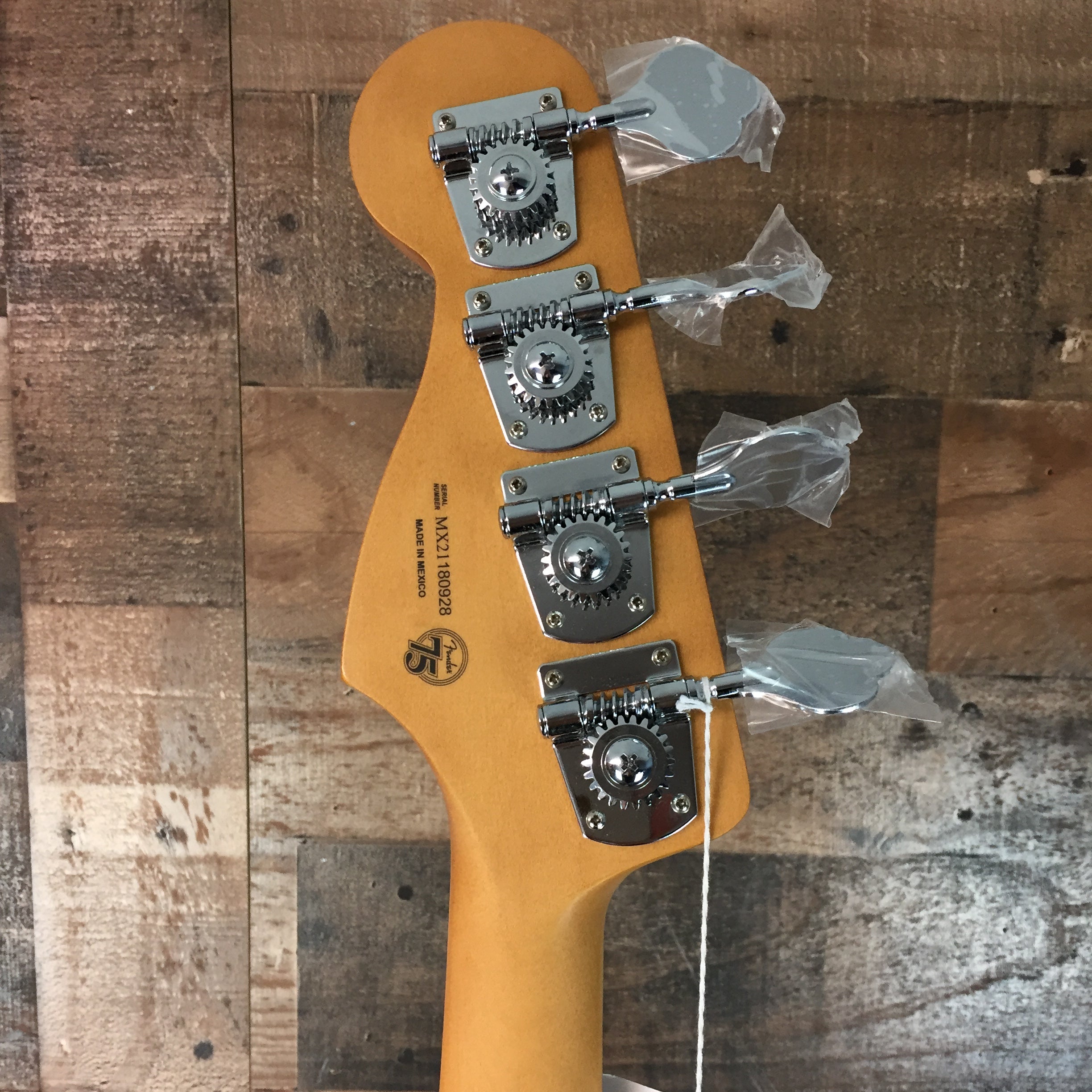 Fender Player Plus Active Jazz Bass 3-Tone Sunburst, Gig Bag, 928