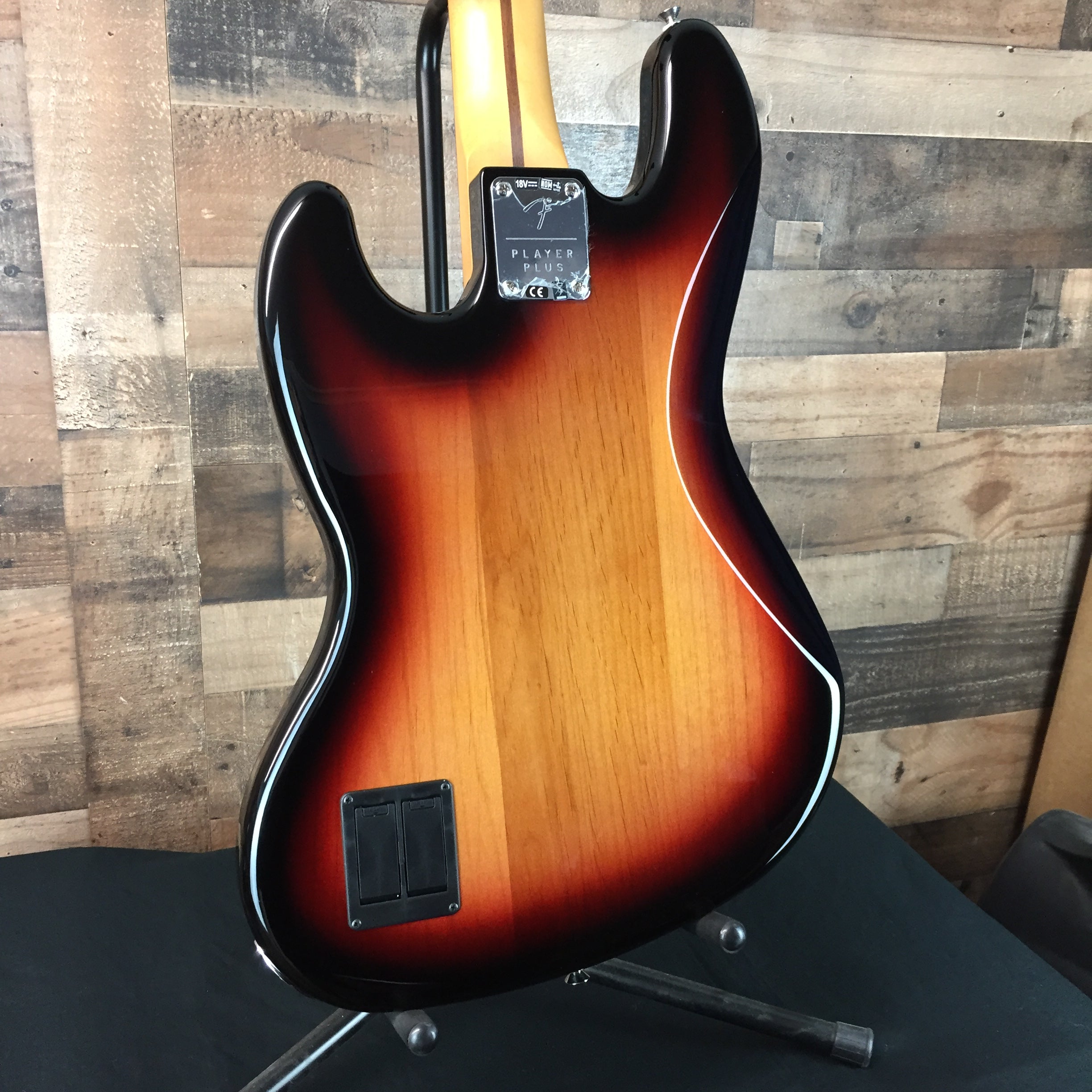 Fender Player Plus Active Jazz Bass 3-Tone Sunburst, Gig Bag, 928