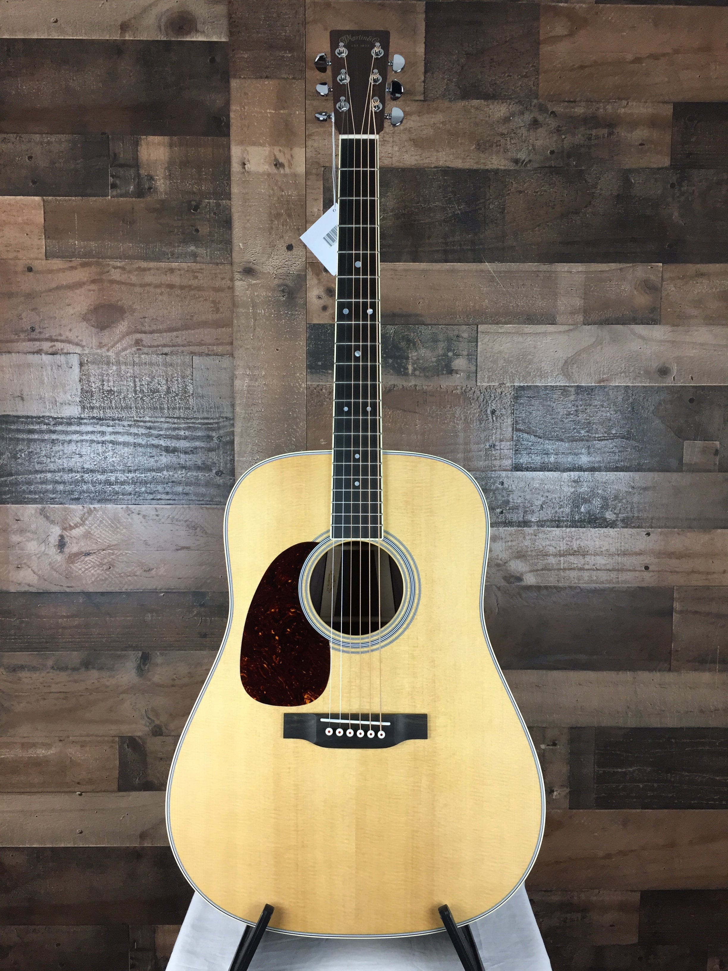 Martin D-35 Left-Handed Acoustic Guitar,Natural, Martin Hard Case, 357