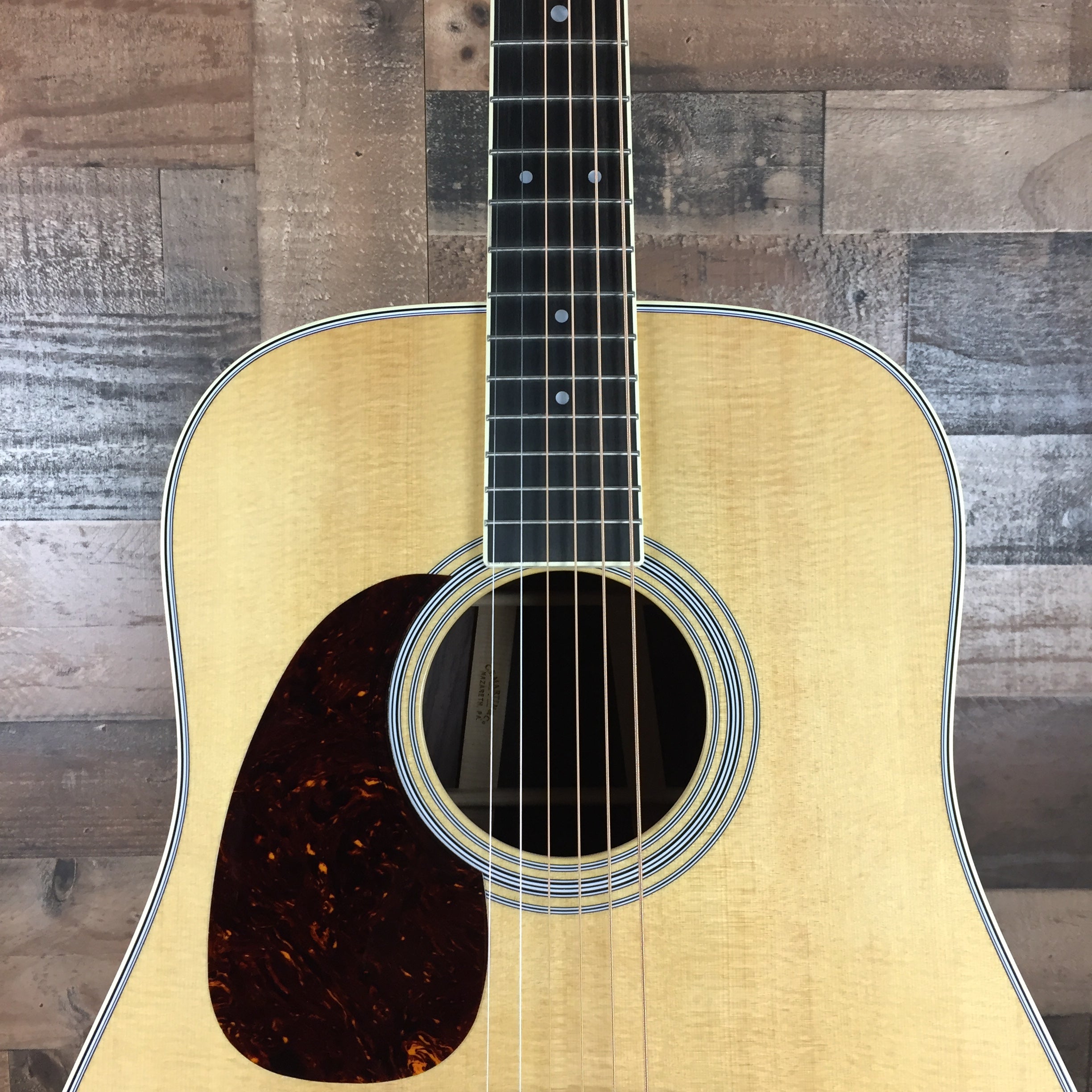 Martin D-35 Left-Handed Acoustic Guitar,Natural, Martin Hard Case, 357