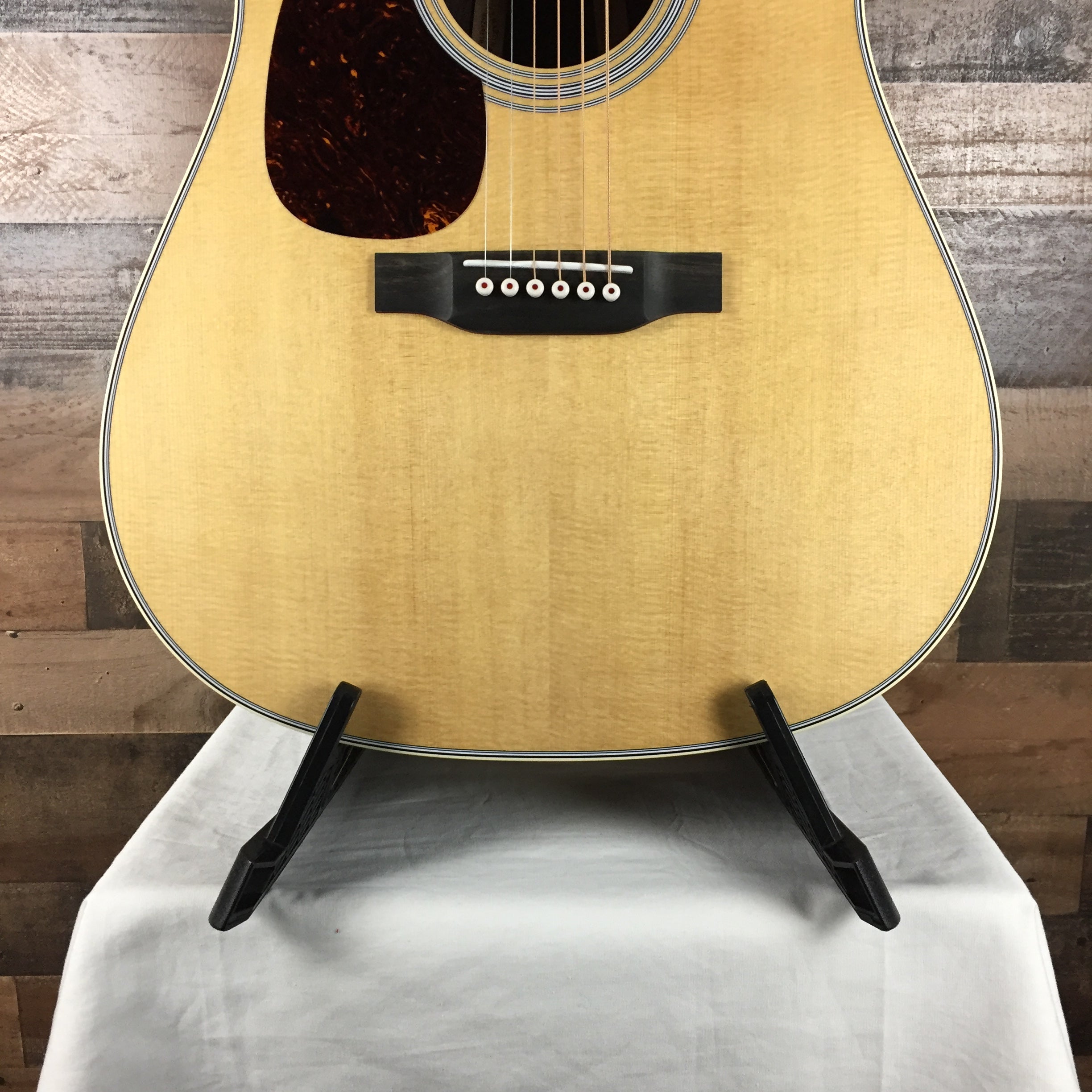 Martin D-35 Left-Handed Acoustic Guitar,Natural, Martin Hard Case, 357