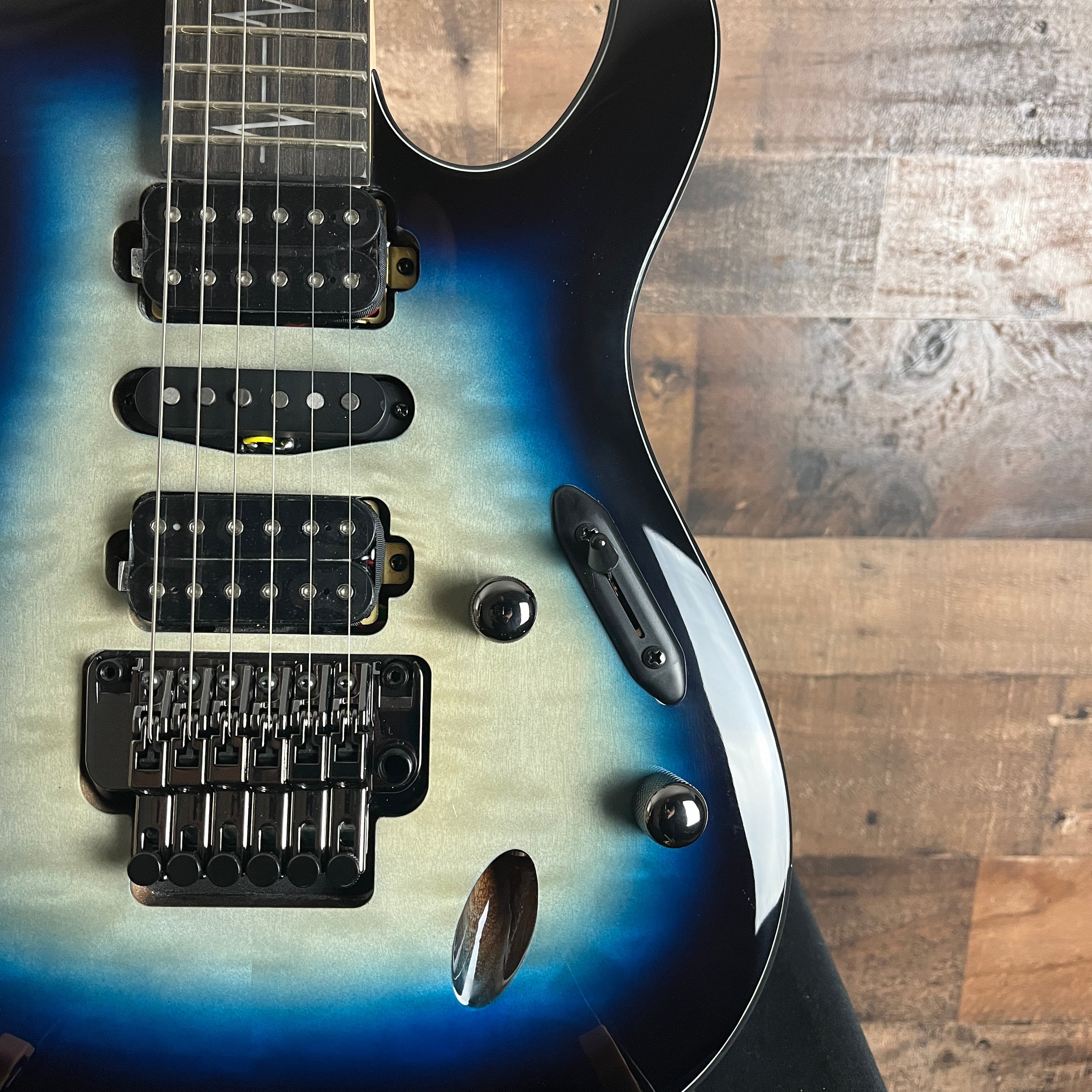 Nita Strauss Signature JIVA JR Deep Sea Blonde, 217