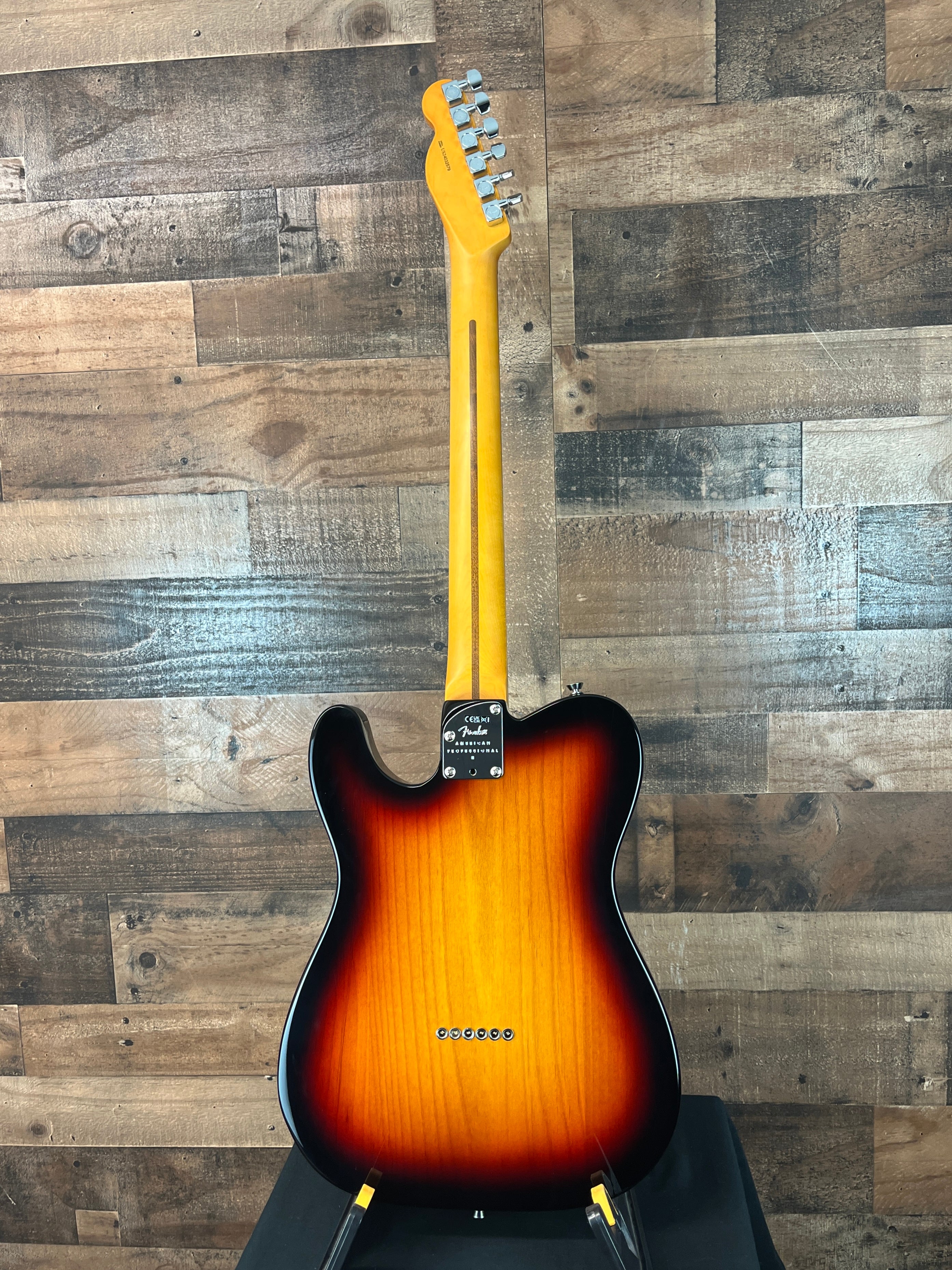 American Professional II Telecaster, Rosewood Fretboard, 3-Color Sunburst, Hard Case, 579