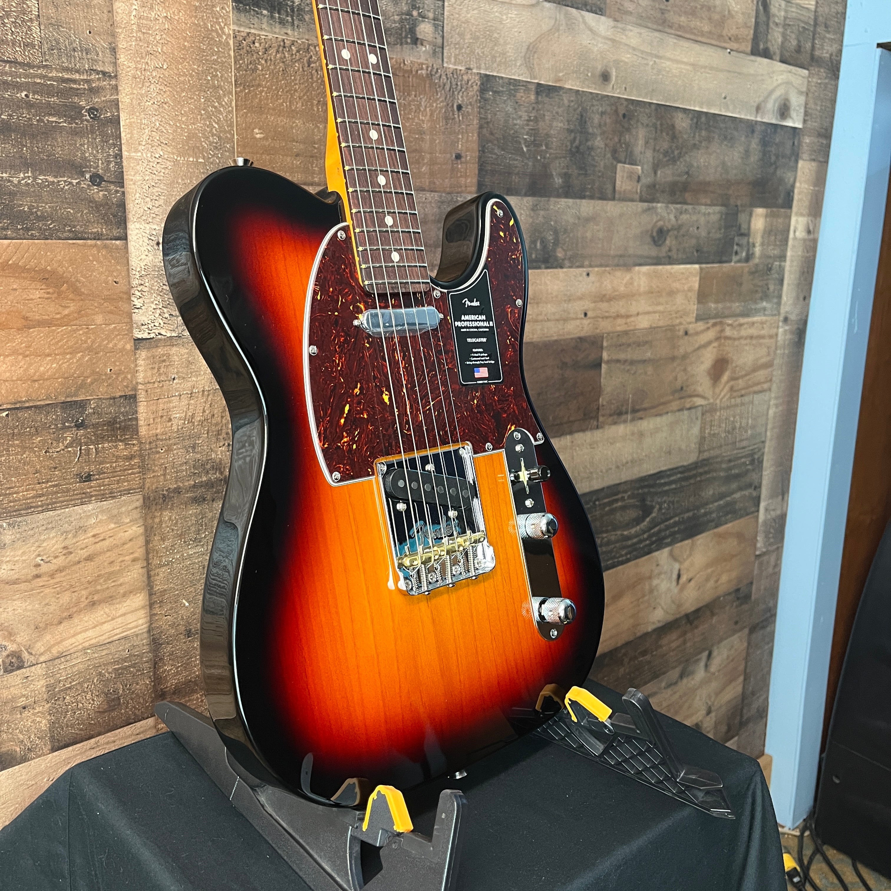 American Professional II Telecaster, Rosewood Fretboard, 3-Color Sunburst, Hard Case, 579