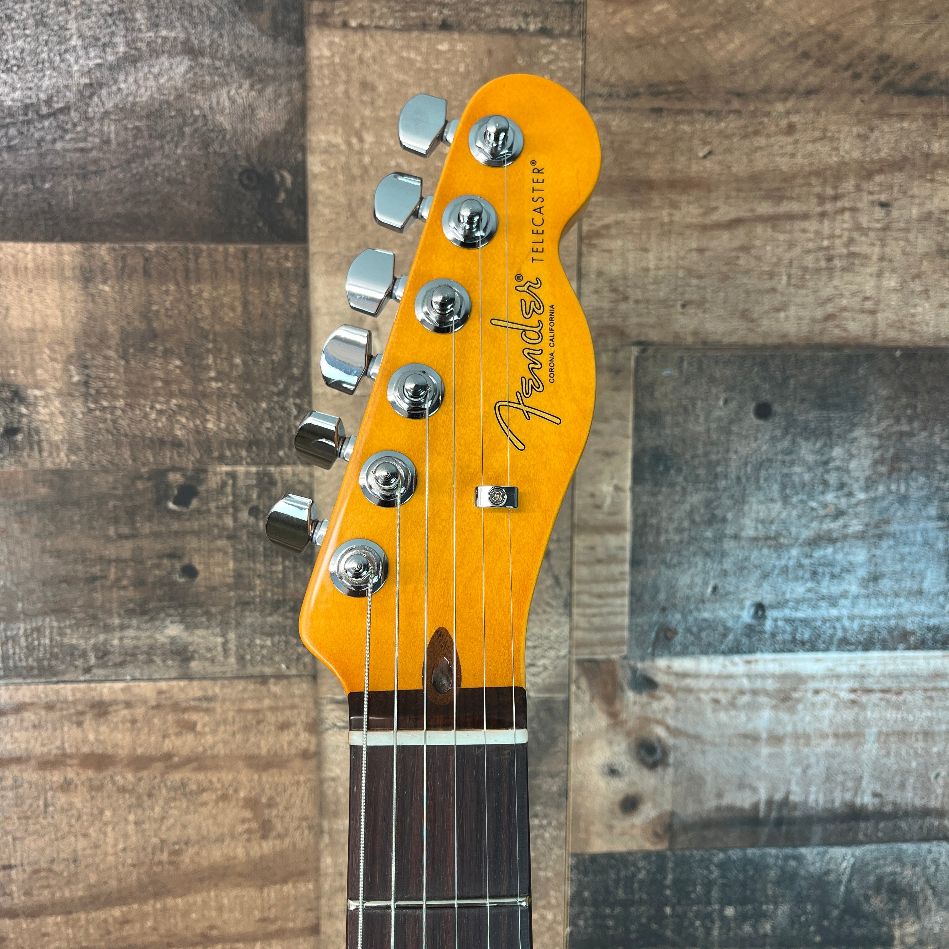 American Professional II Telecaster, Rosewood Fretboard, 3-Color Sunburst, Hard Case, 579