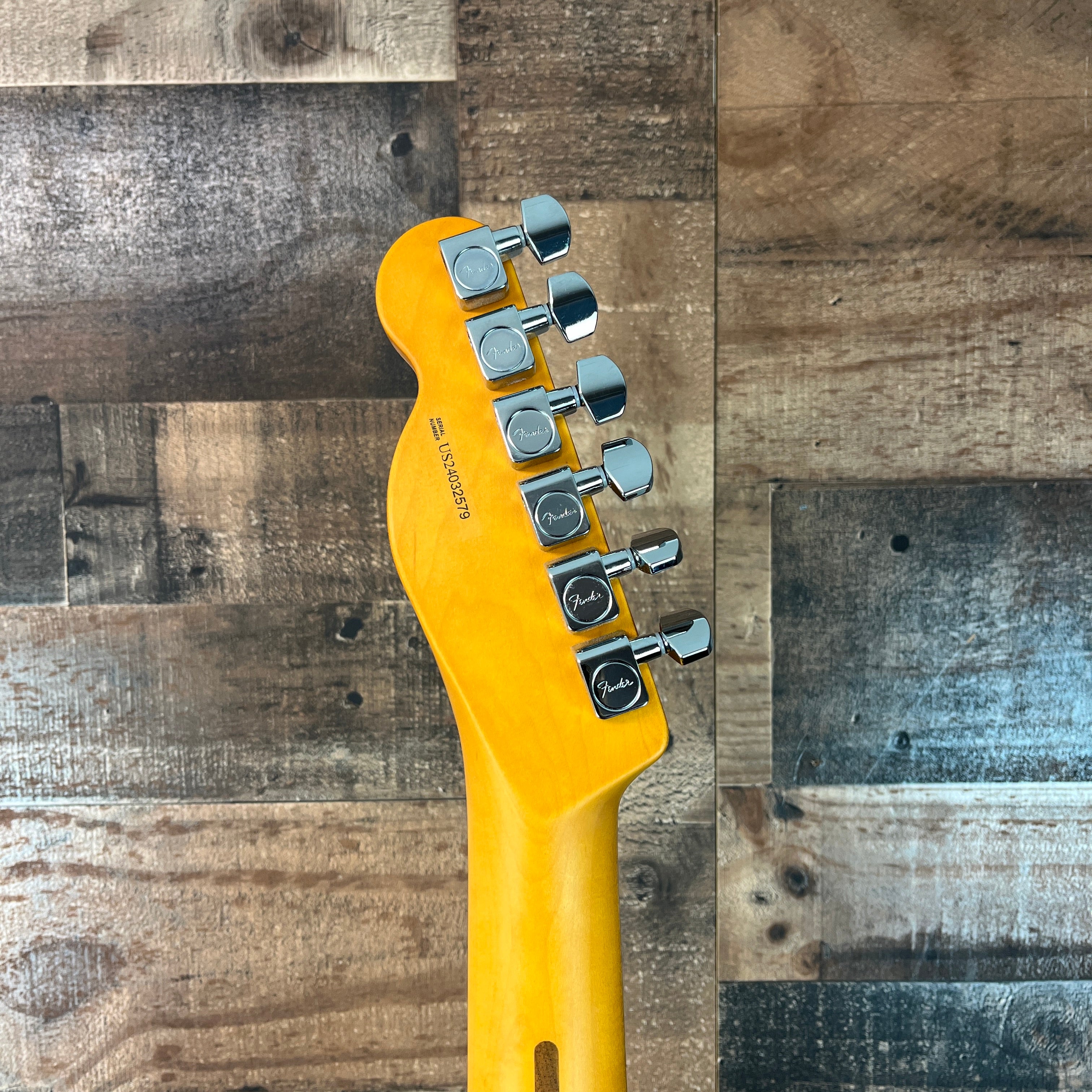 American Professional II Telecaster, Rosewood Fretboard, 3-Color Sunburst, Hard Case, 579