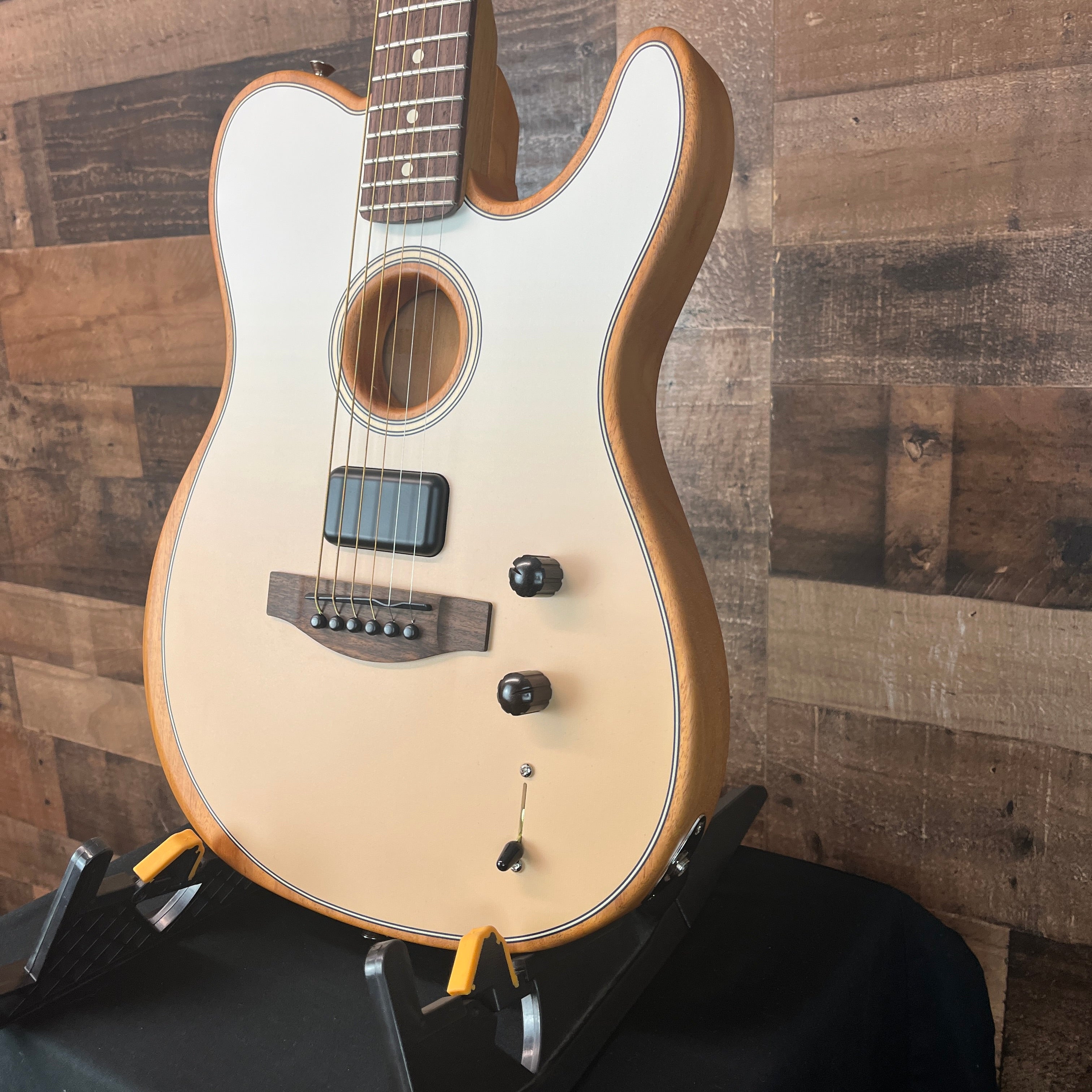 FINNEAS Acoustasonic Player Telecaster, Cappuccino Fade, Gig bag, 180