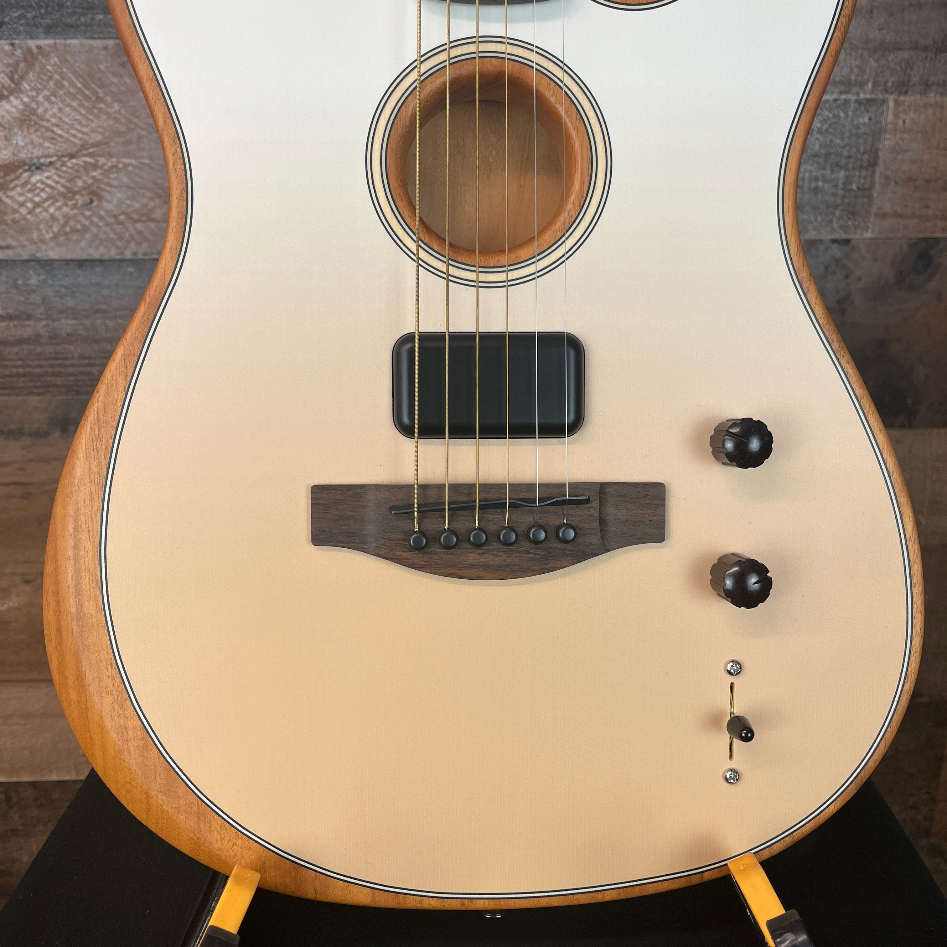 FINNEAS Acoustasonic Player Telecaster, Cappuccino Fade, Gig bag, 180