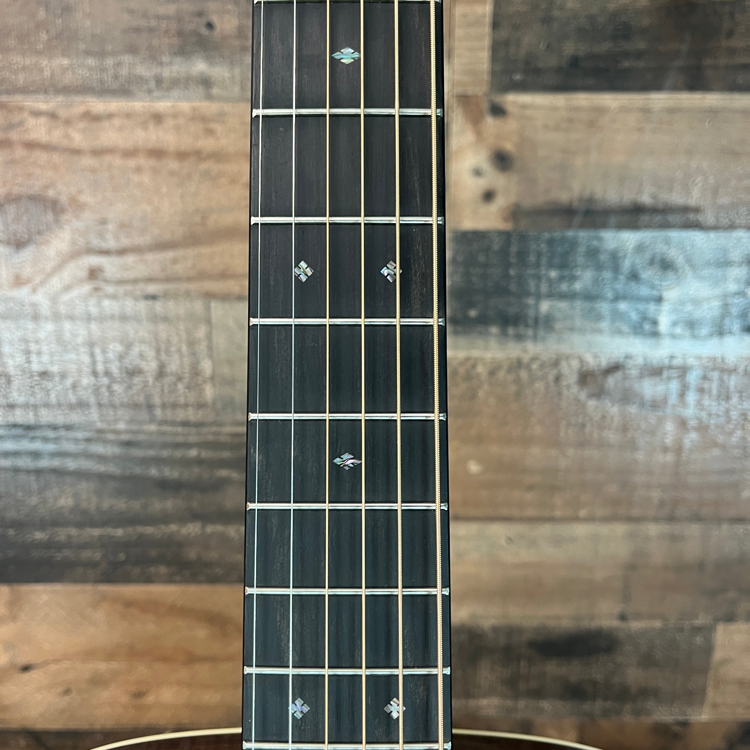 Martin OM-28 OM28 Left-handed, Natural, Hardcase, 563