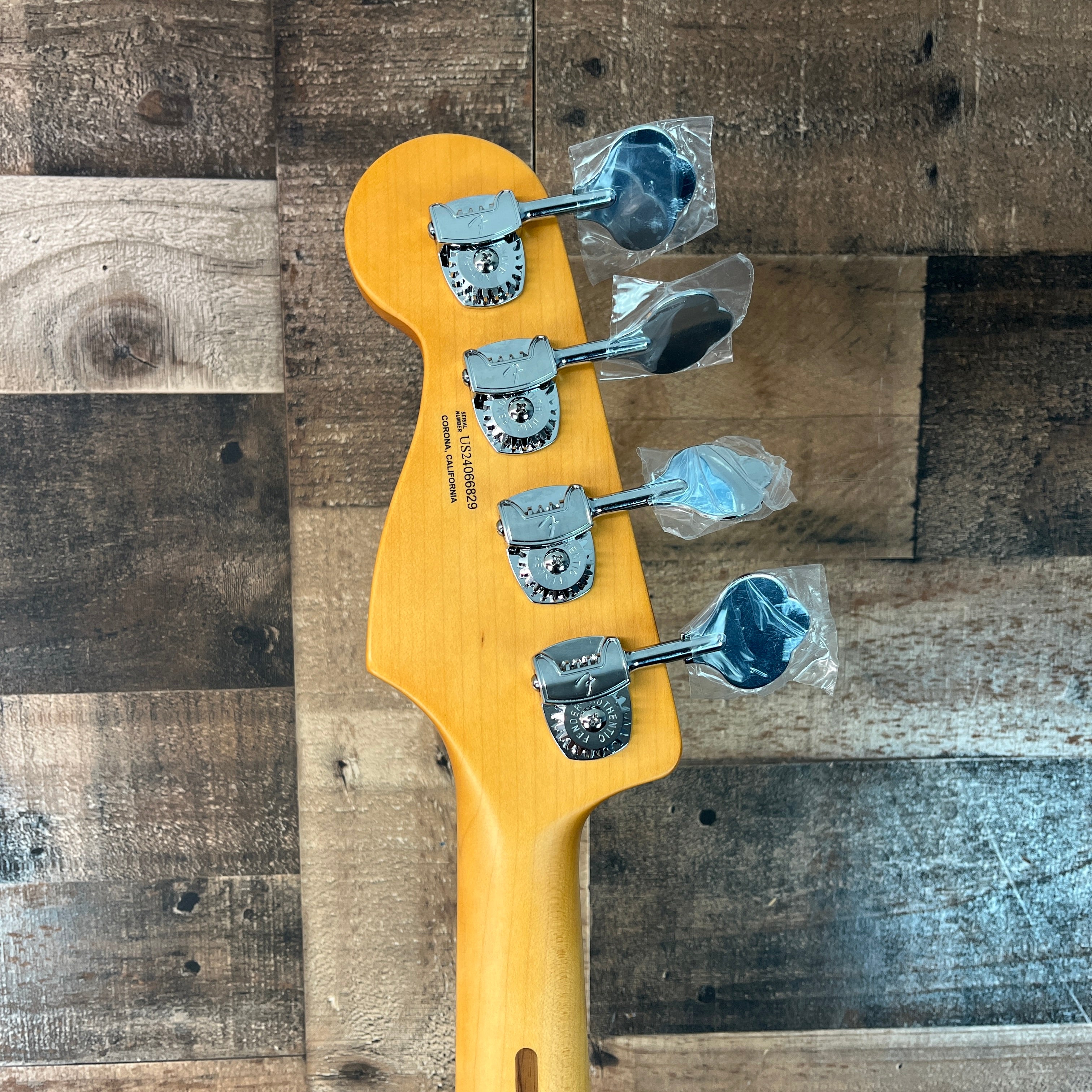 Fender American Ultra II Jazz Bass, Noble Blue, Ebony Fingerboard, Hard Case, 829