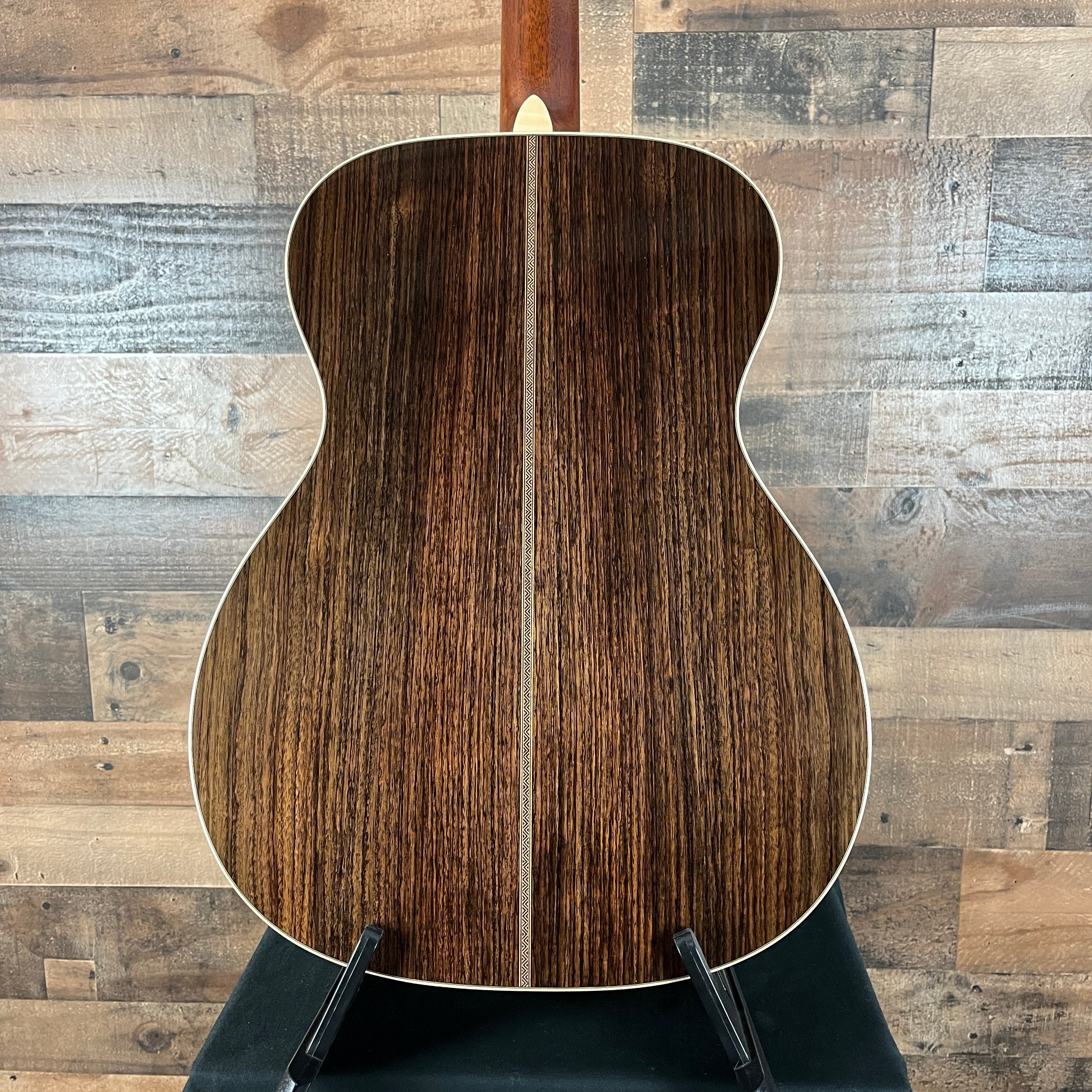 000-28 Modern Deluxe Auditorium Acoustic Guitar Natural, Left-handed, 292