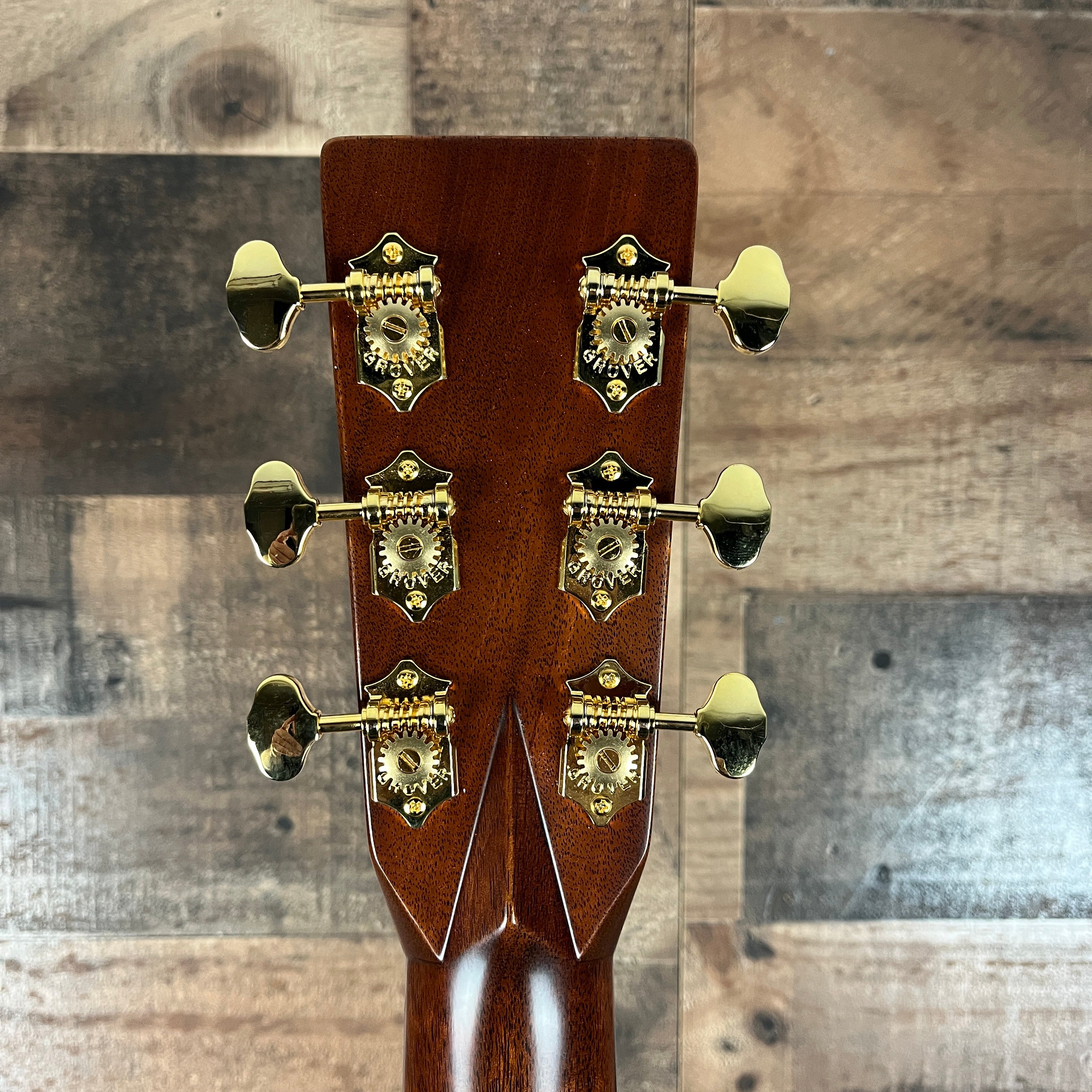 000-28 Modern Deluxe Auditorium Acoustic Guitar Natural, Left-handed, 292