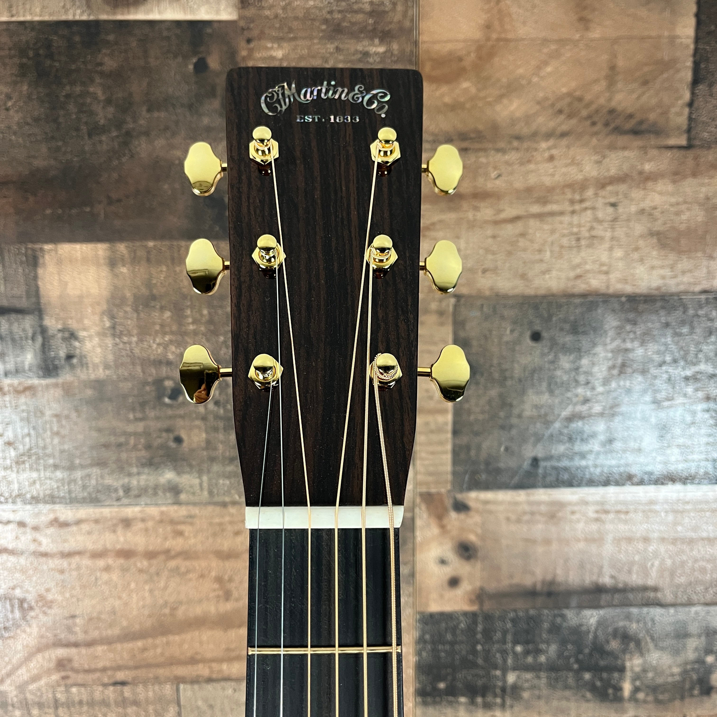 000-28 Modern Deluxe Auditorium Acoustic Guitar Natural, Left-handed, 292