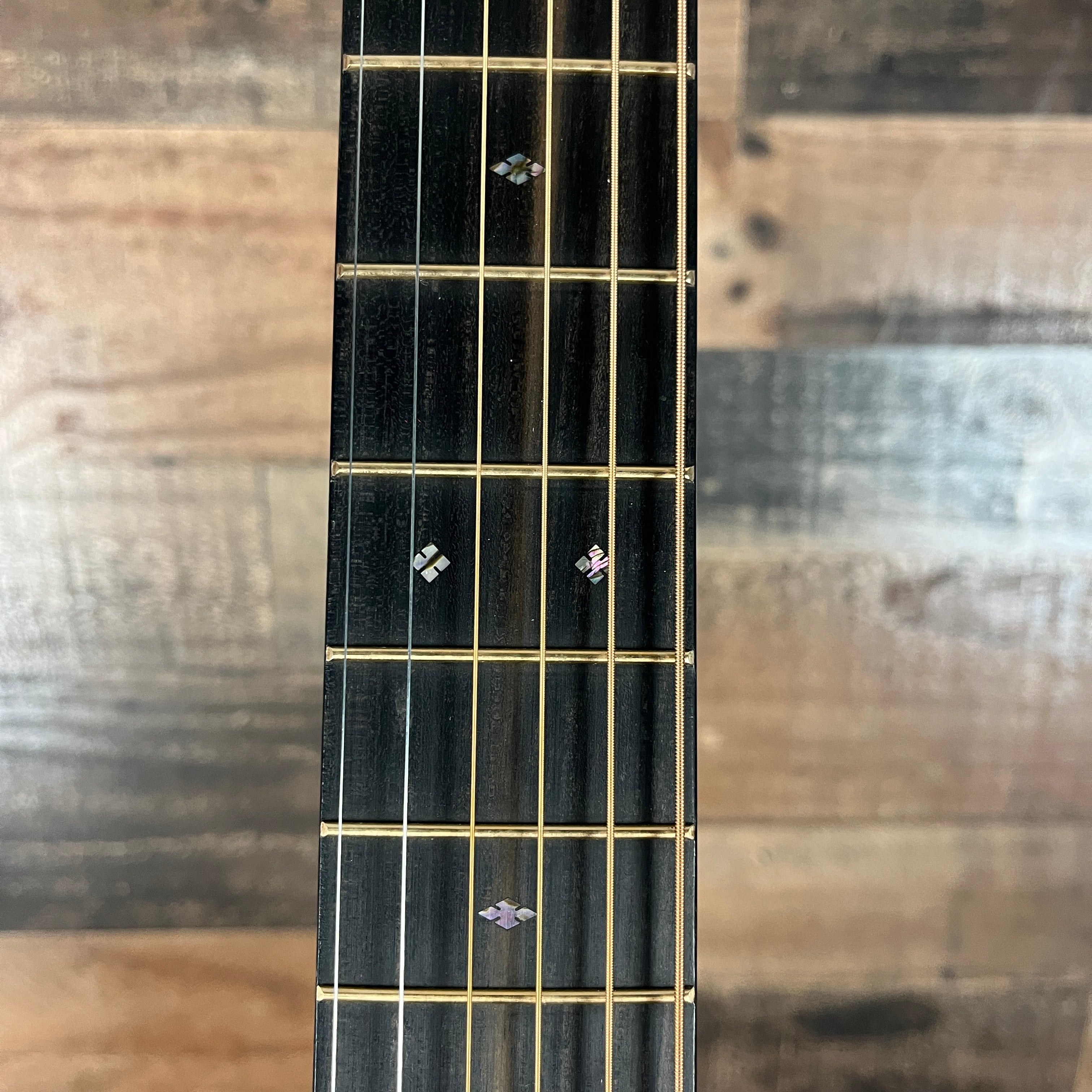 000-28 Modern Deluxe Auditorium Acoustic Guitar Natural, Left-handed, 292