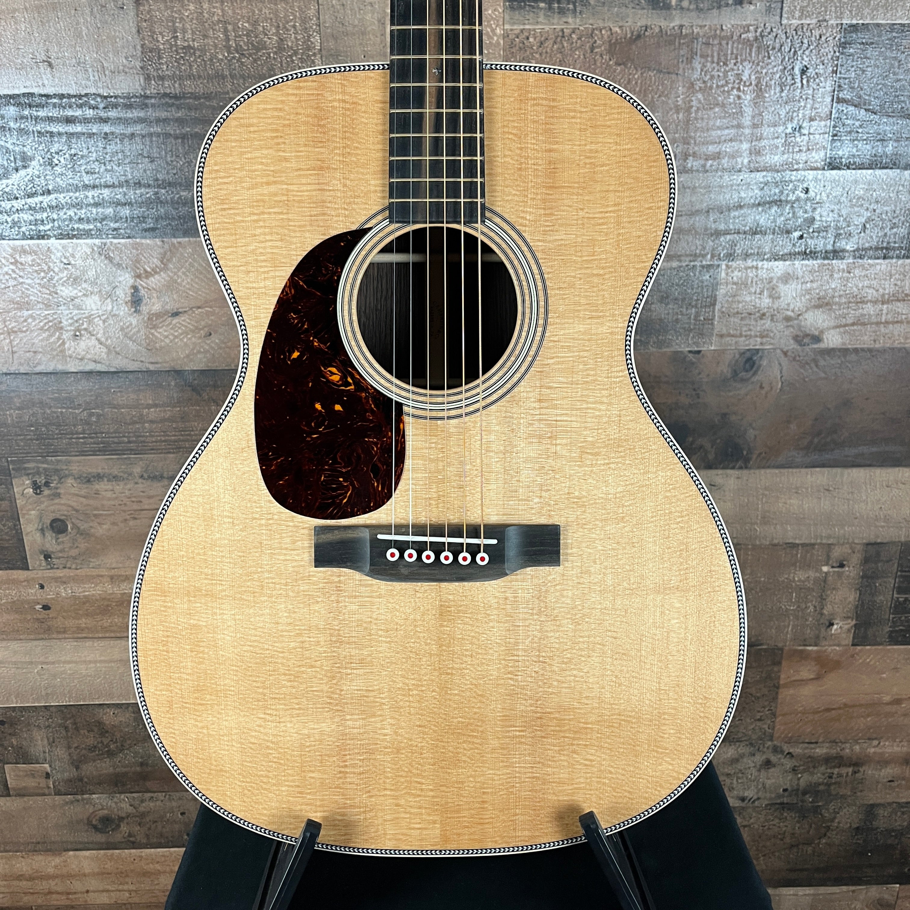 000-28 Modern Deluxe Auditorium Acoustic Guitar Natural, Left-handed, 292