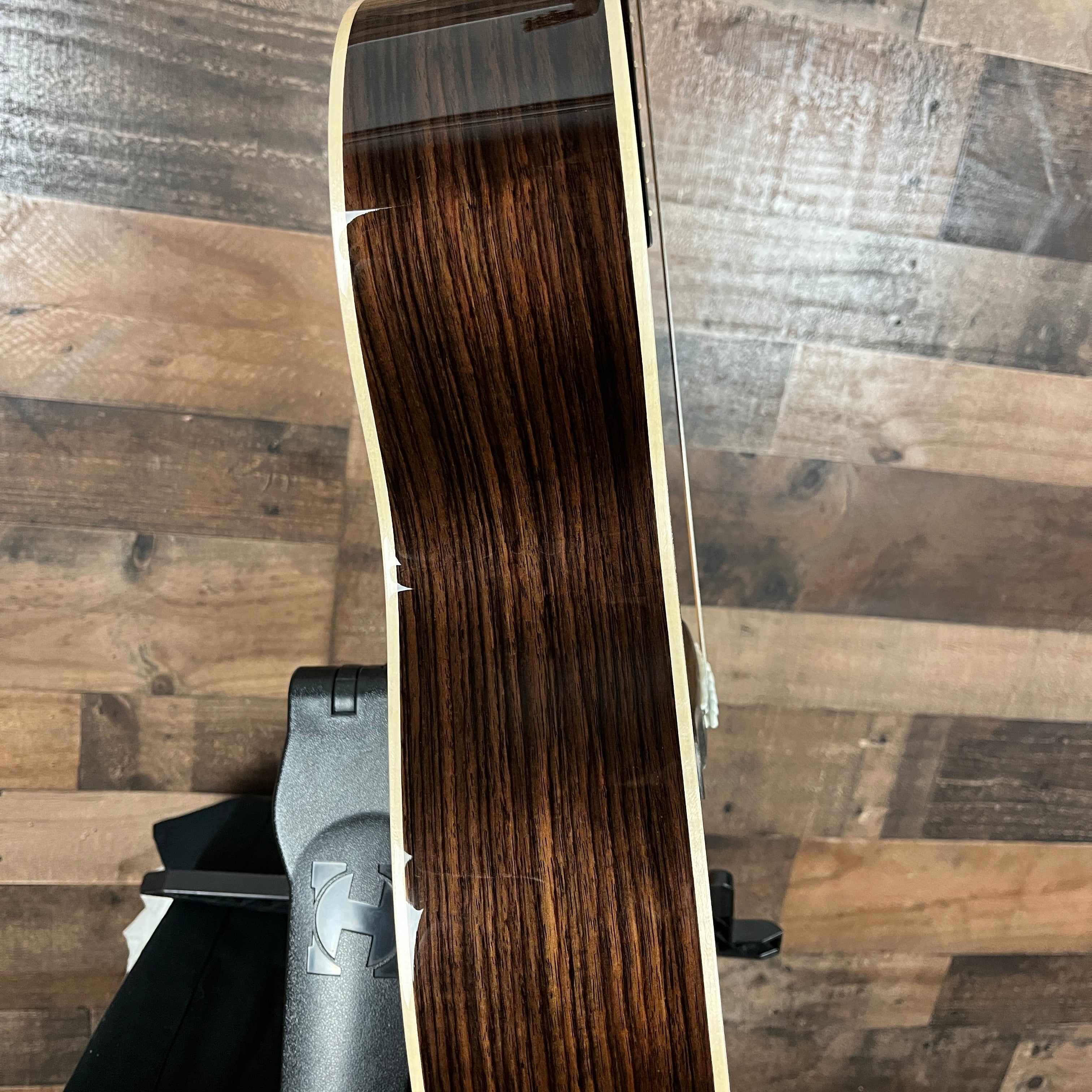 000-28 Modern Deluxe Auditorium Acoustic Guitar Natural, Left-handed, 292