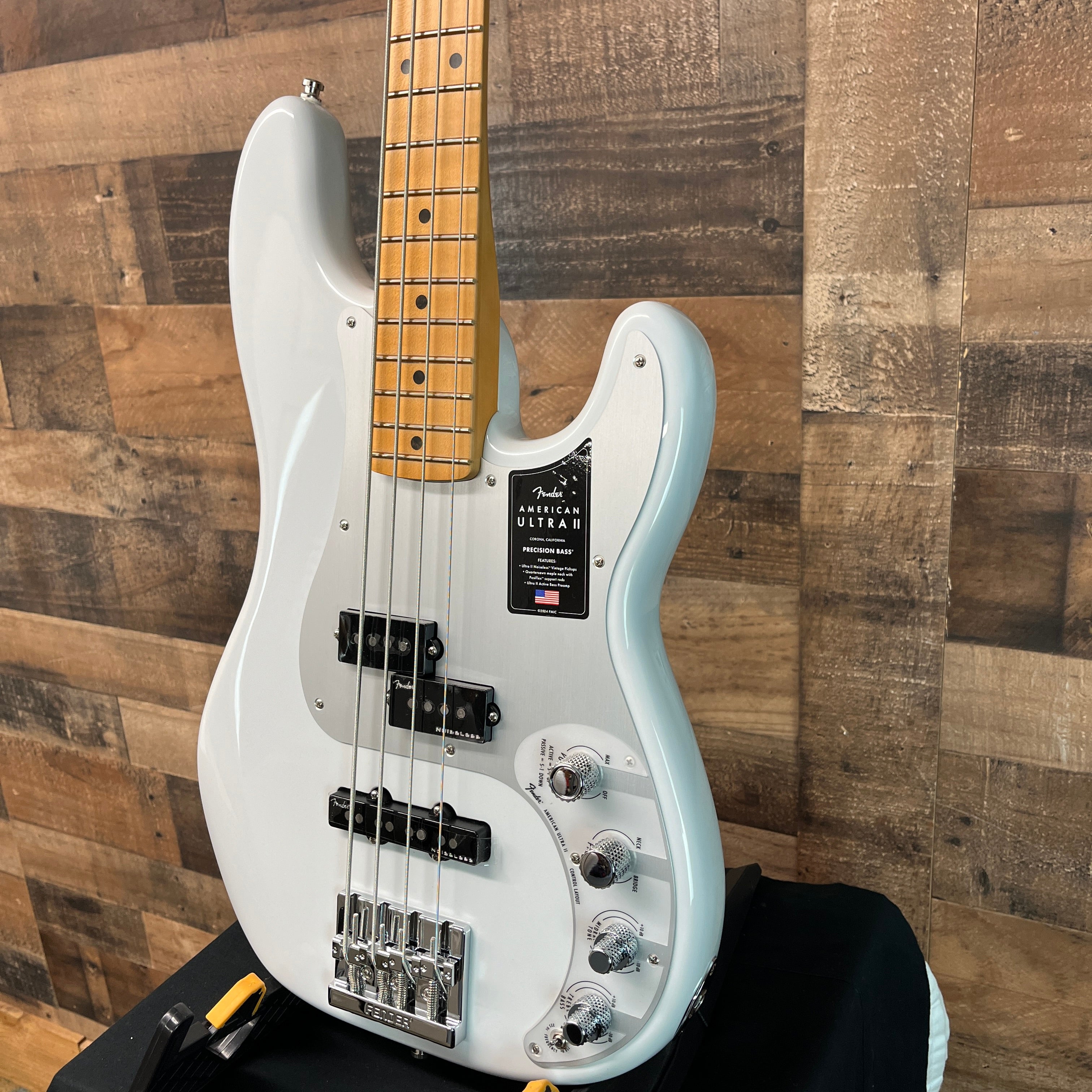 Fender American Ultra II Precision Bass, Avalanche, 376
