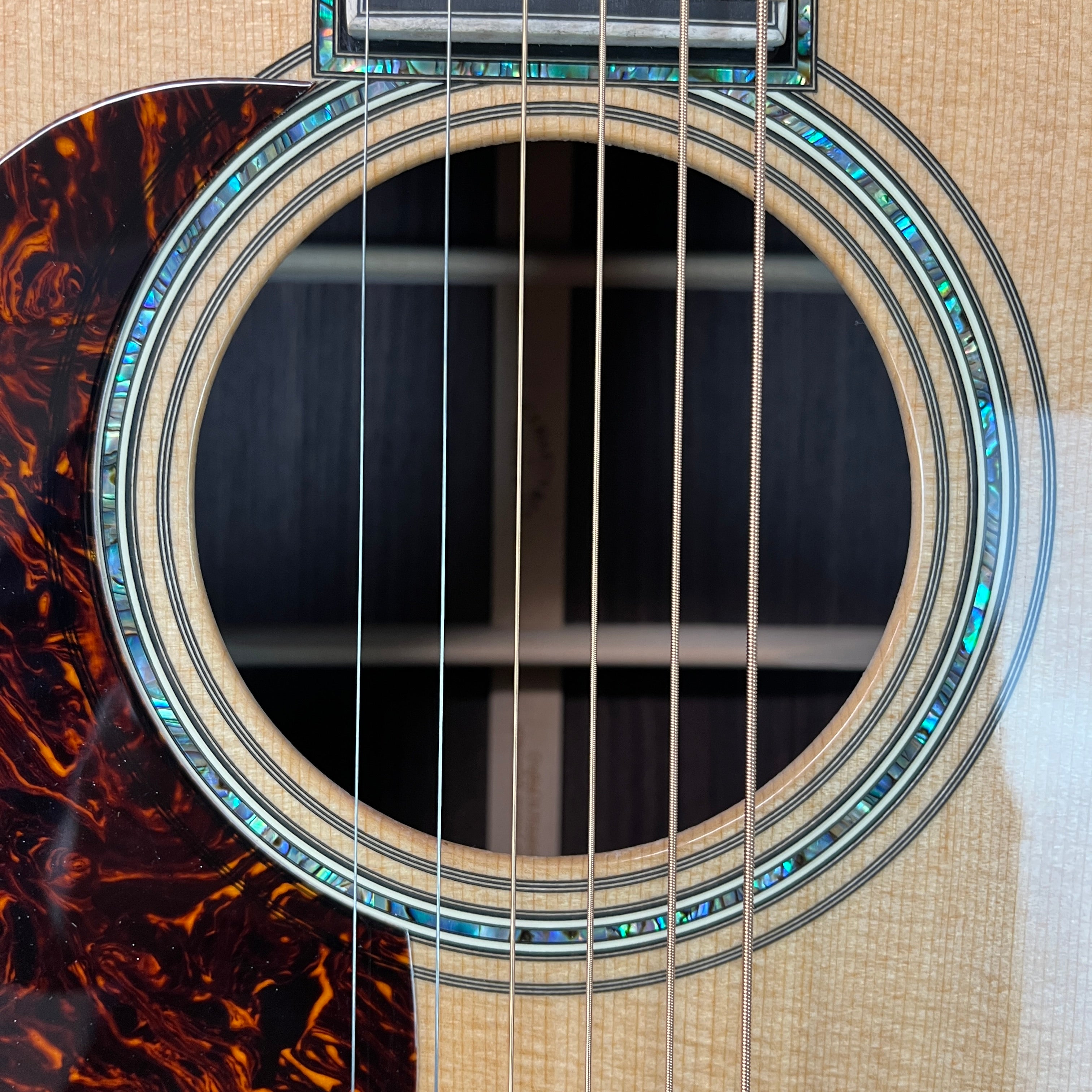 Martin D-42 Modern Deluxe D42, Natural, Left Handed, Free Ship, Hardcase, 802