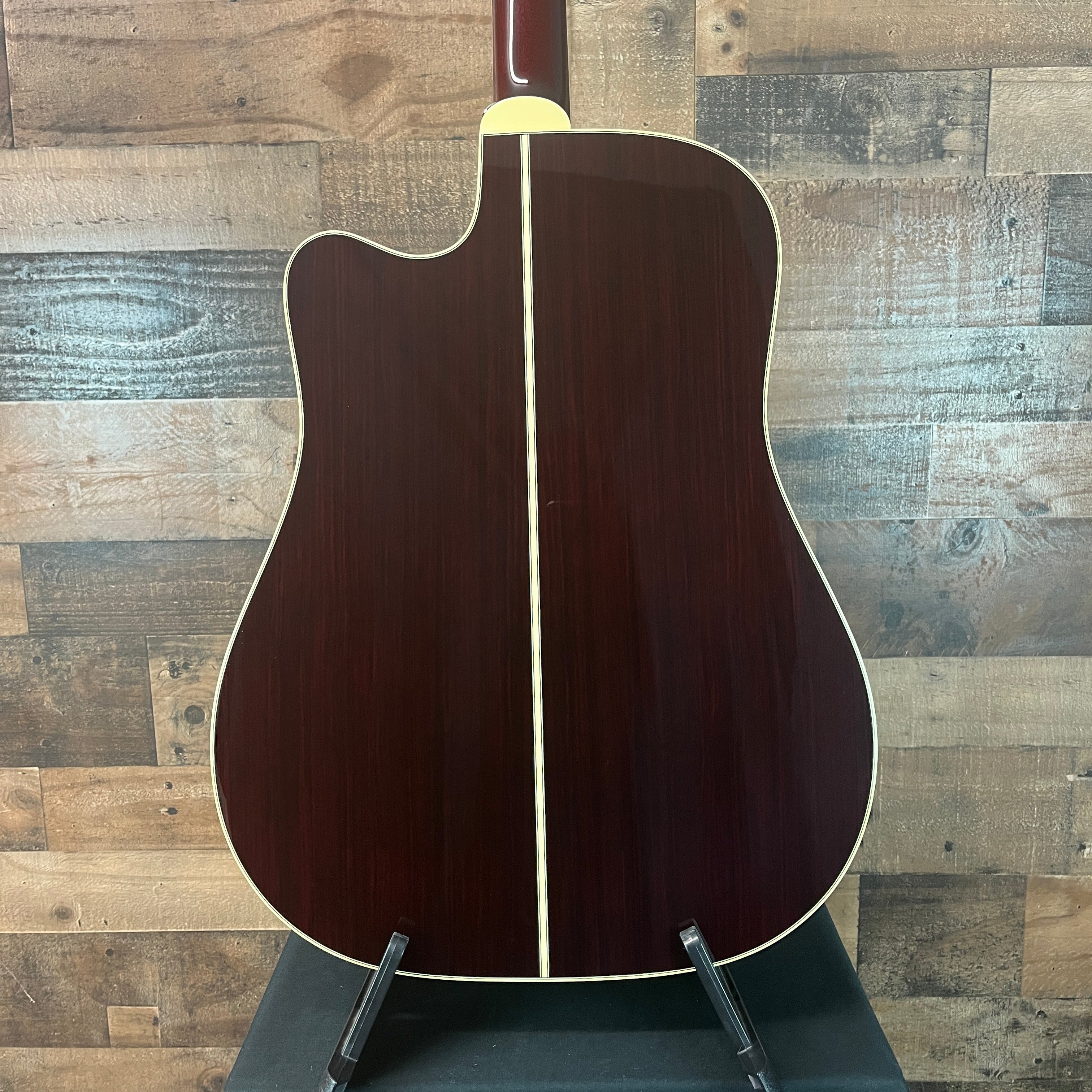 Takamine JJ325SRC John Jorgenson Acoustic/Electric Gloss Red, Hybrid Case, 116