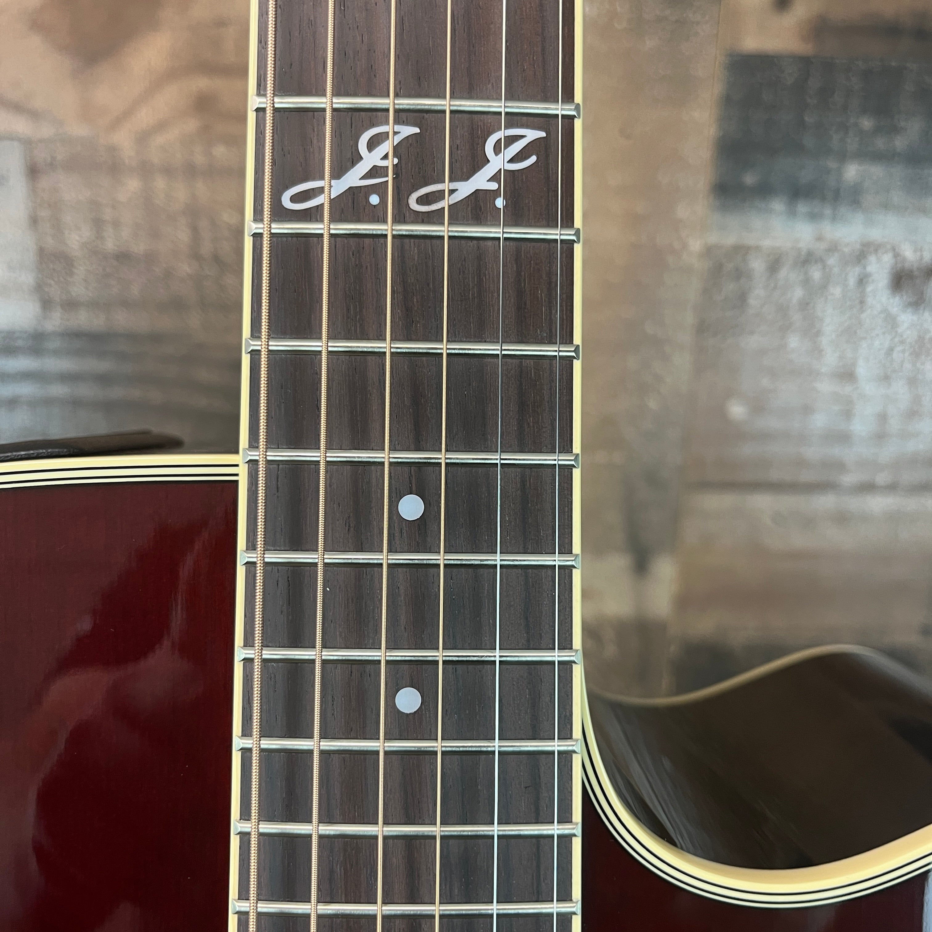 Takamine JJ325SRC John Jorgenson Acoustic/Electric Gloss Red, Hybrid Case, 116