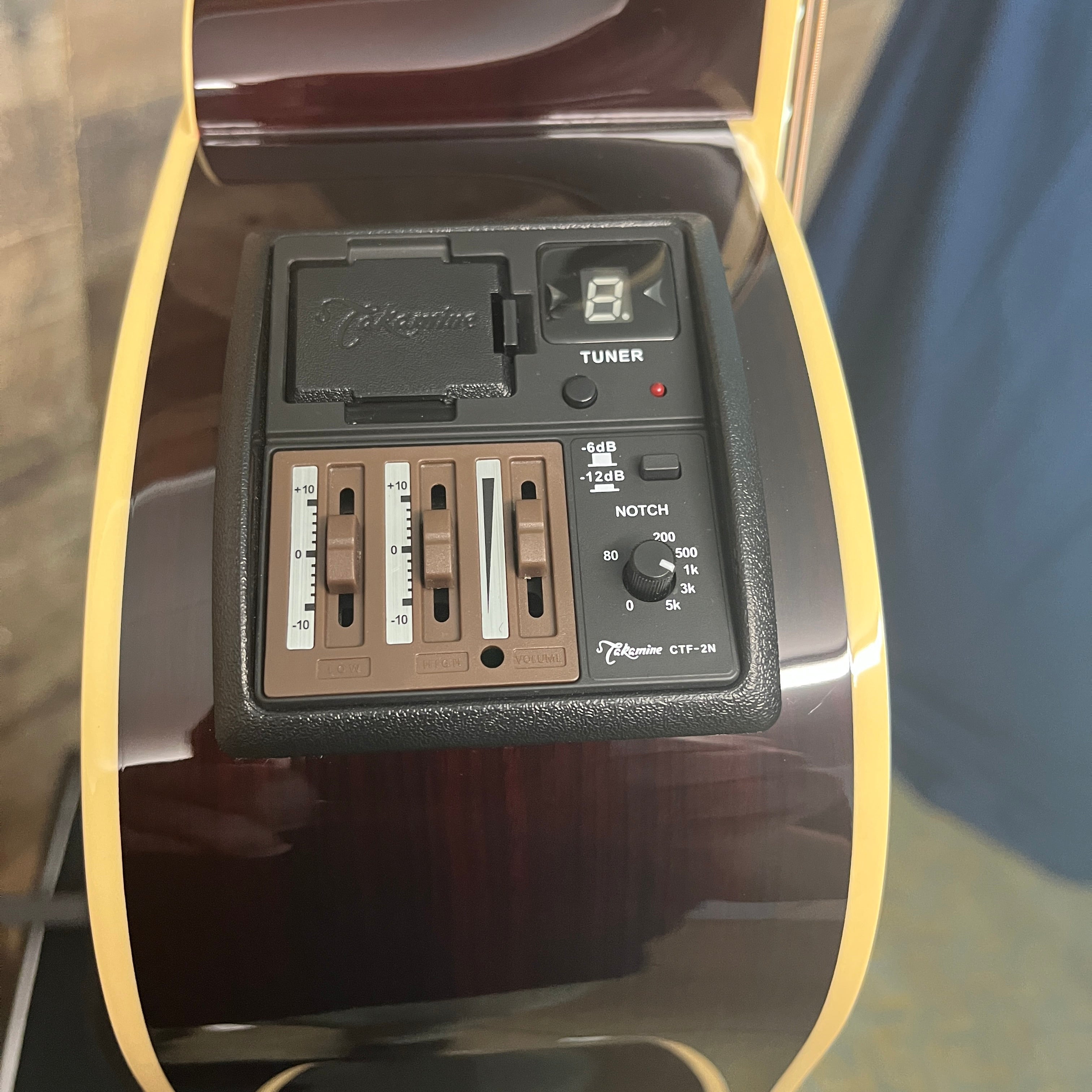 Takamine JJ325SRC John Jorgenson Acoustic/Electric Gloss Red, Hybrid Case, 116