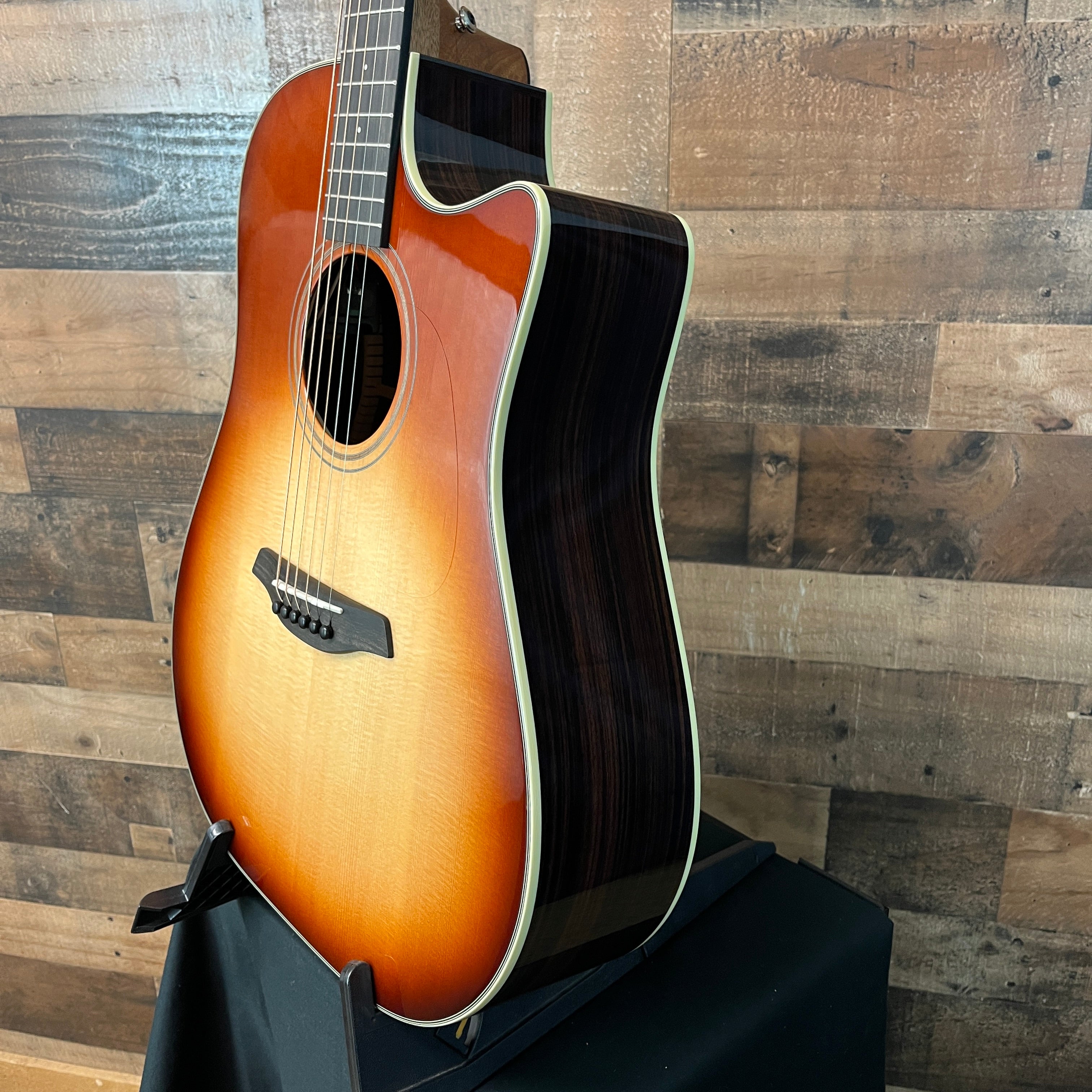 Furch, Green Series, Master's Choice, Dc-SR Acoustic/Electric Guitar, in Sunburst, Hardcase, 983