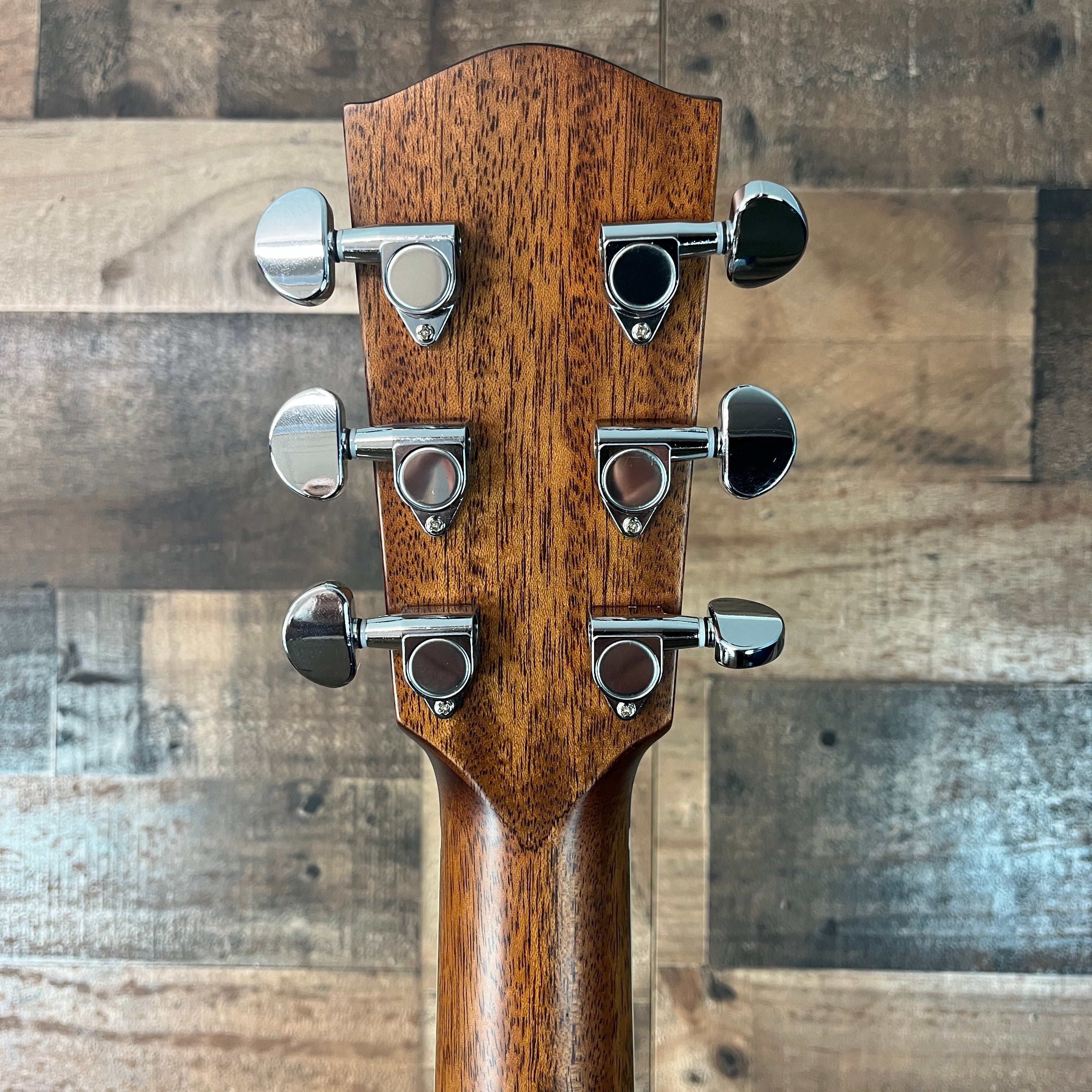 Eastman AC422CE-LTD-KOA Acoustic/electric Guitar, Natural Gloss Finish, Hard Case, 947
