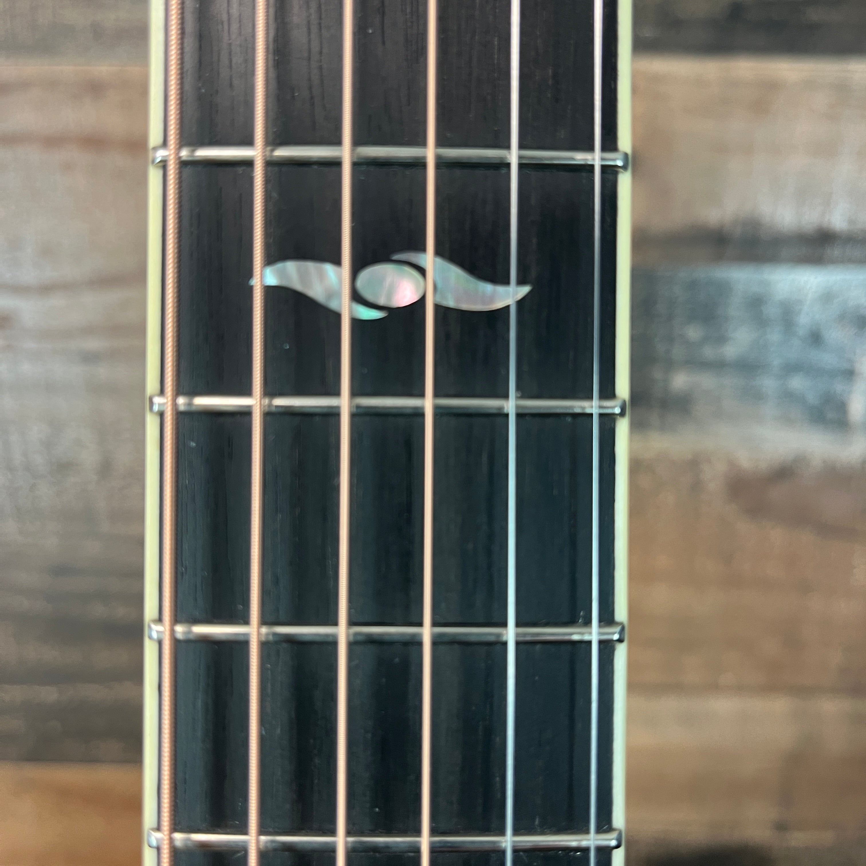 Eastman AC422CE-LTD-KOA Acoustic/electric Guitar, Natural Gloss Finish, Hard Case, 947