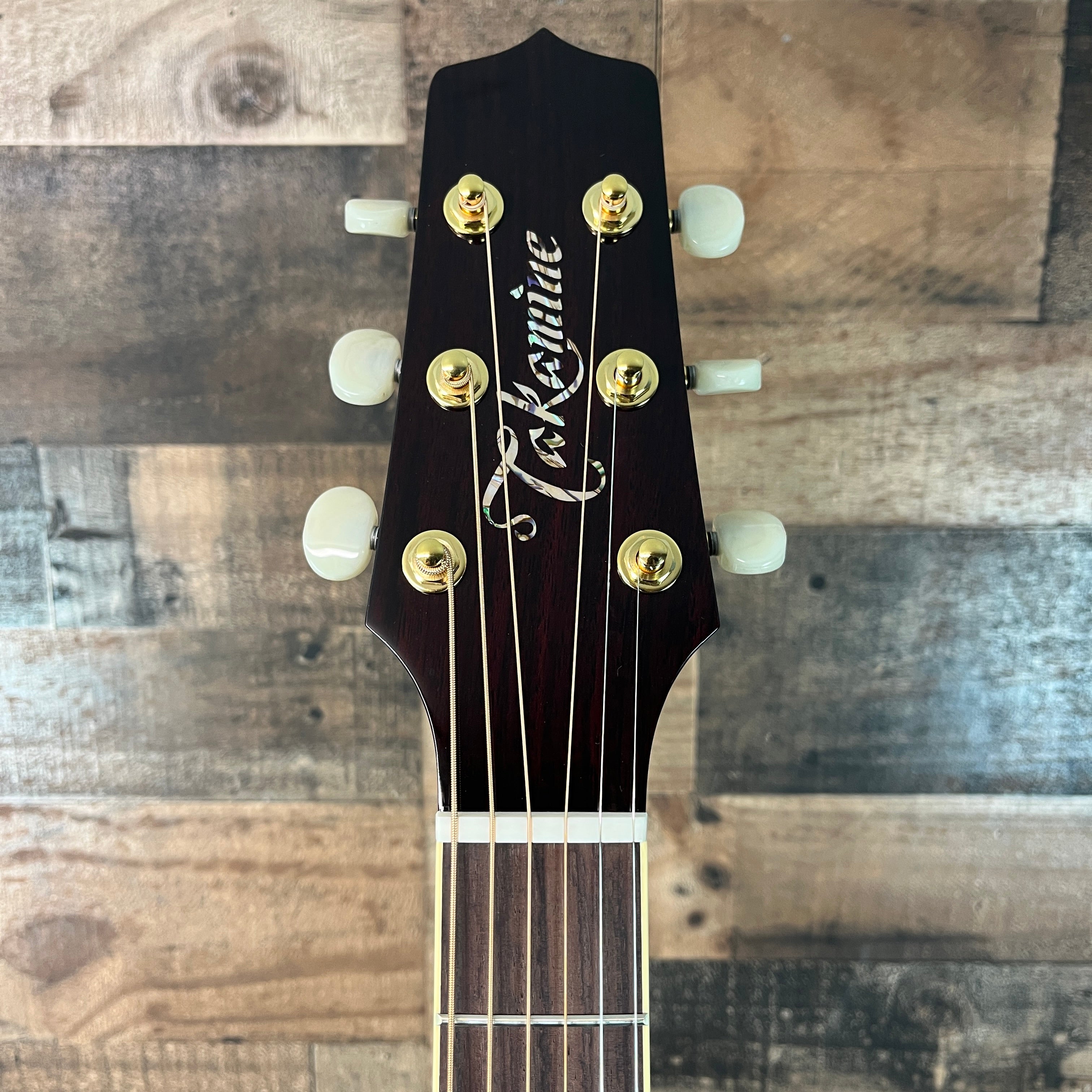 Takamine JJ325SRC John Jorgenson Acoustic/Electric Gloss Red, Hybrid Case, 419