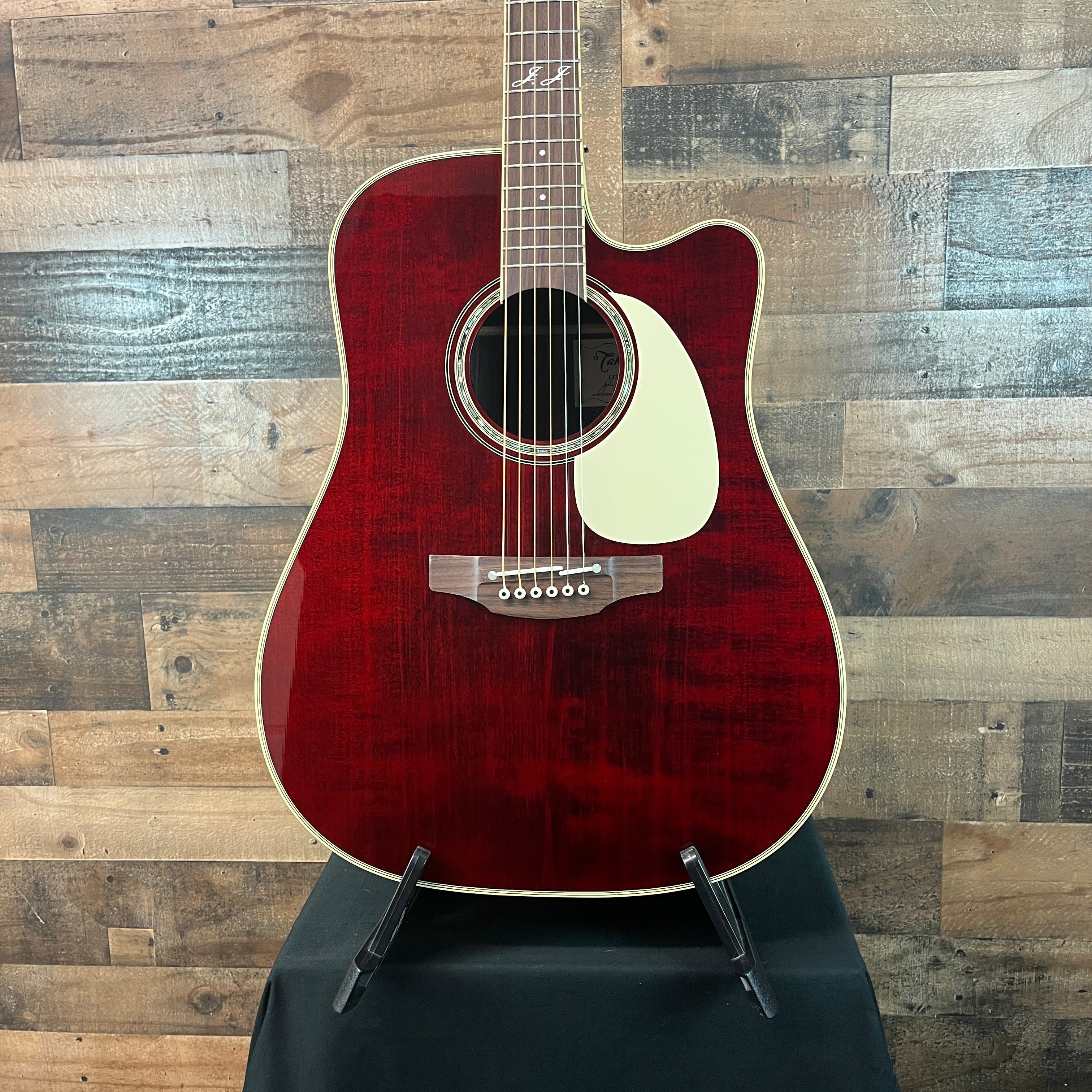 Takamine JJ325SRC John Jorgenson Acoustic/Electric Gloss Red, Hybrid Case, 419
