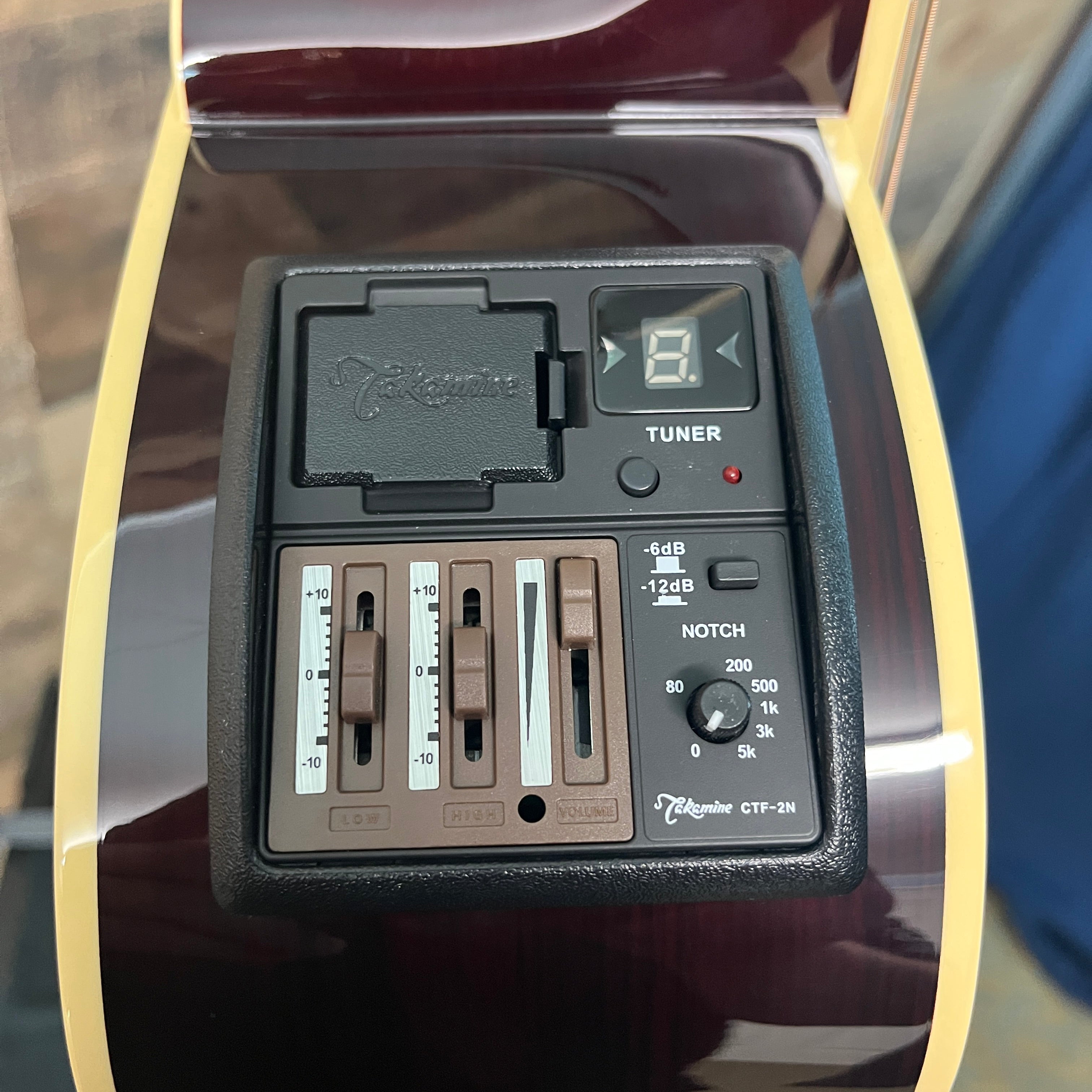 Takamine JJ325SRC John Jorgenson Acoustic/Electric Gloss Red, Hybrid Case, 419