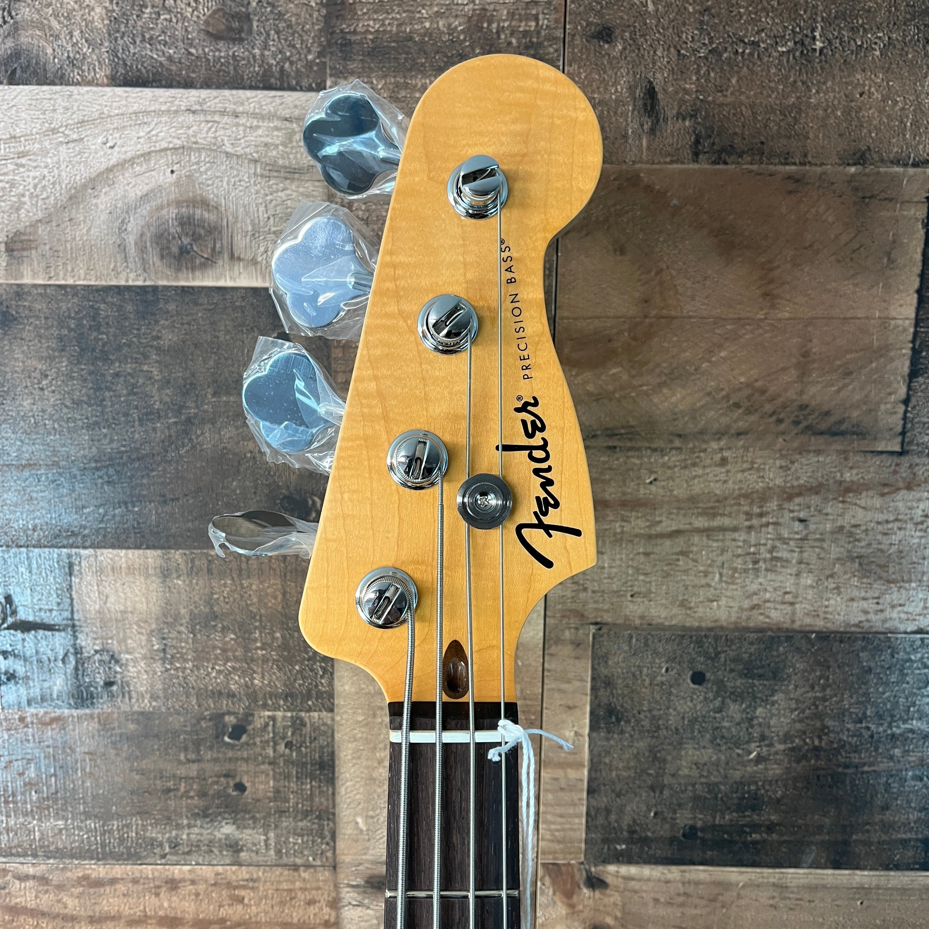 Fender Standard Precision Bass, 3-color Sunburst, 887