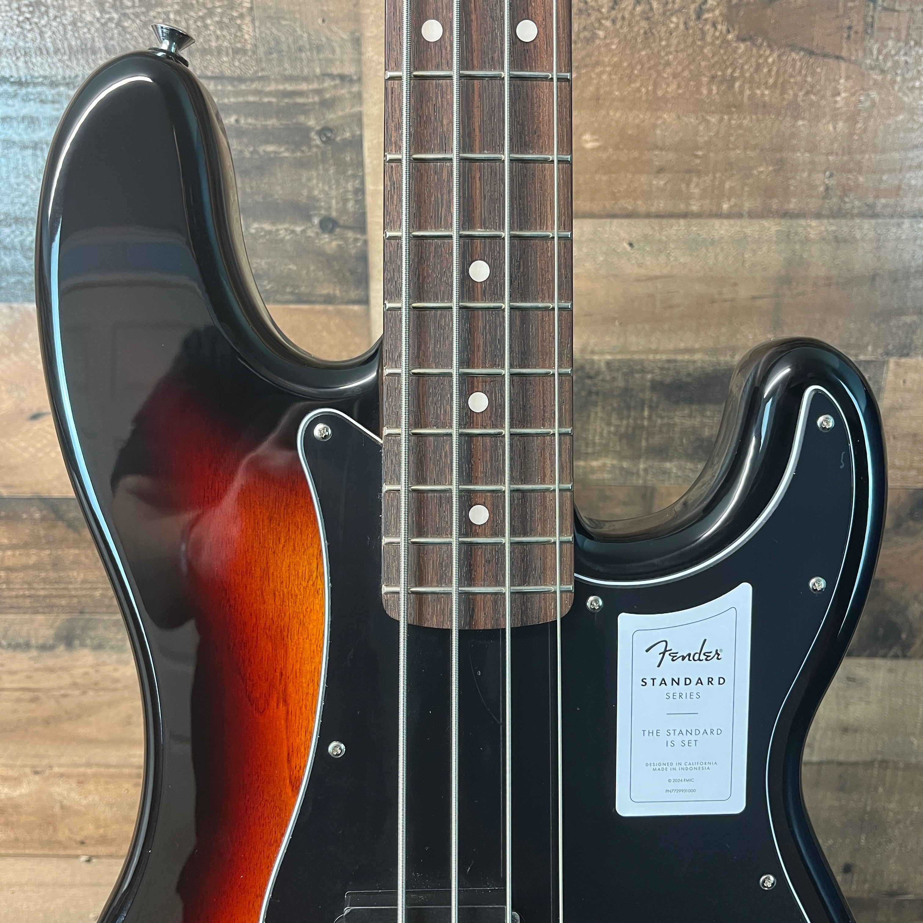 Fender Standard Precision Bass, 3-color Sunburst, 887