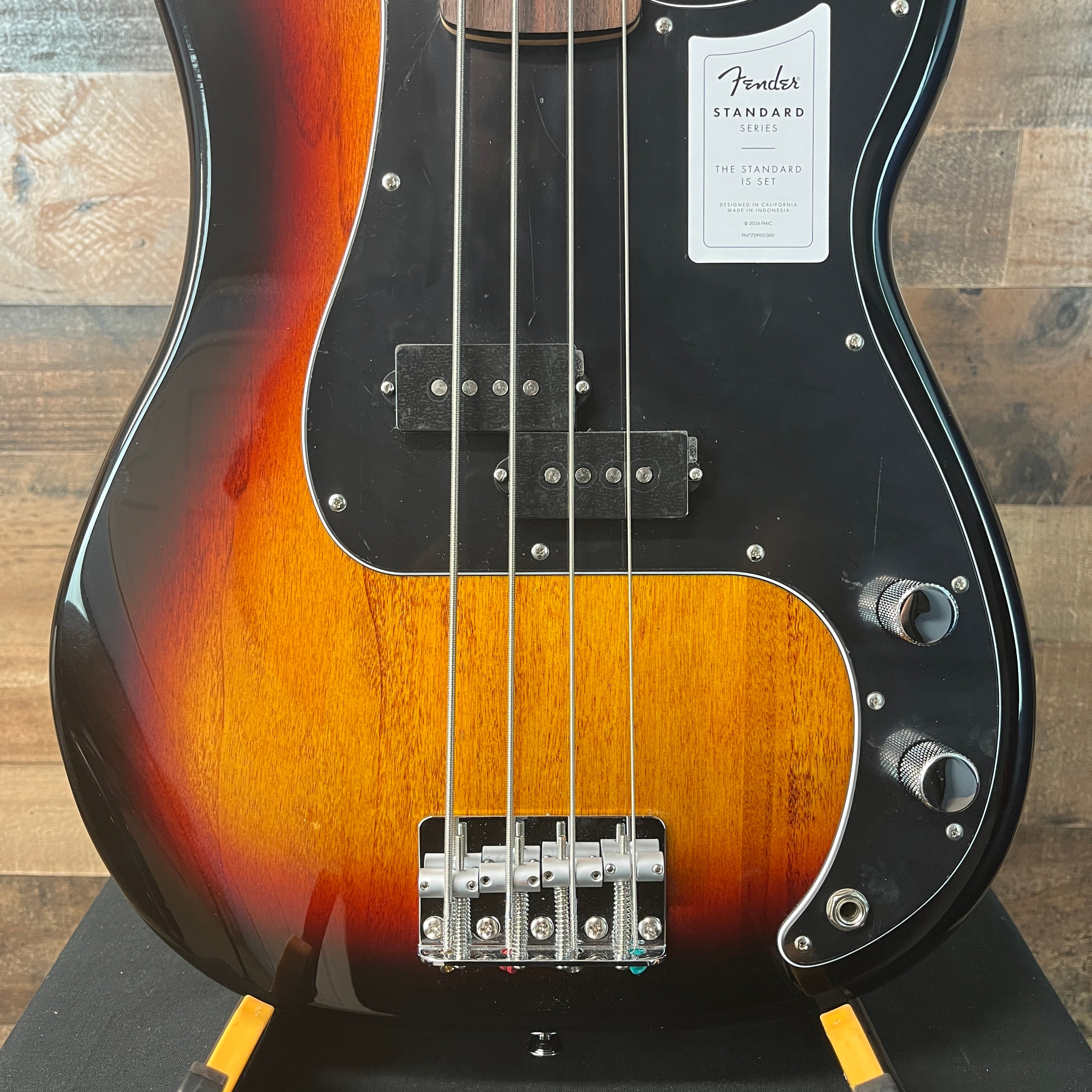 Fender Standard Precision Bass, 3-color Sunburst, 887