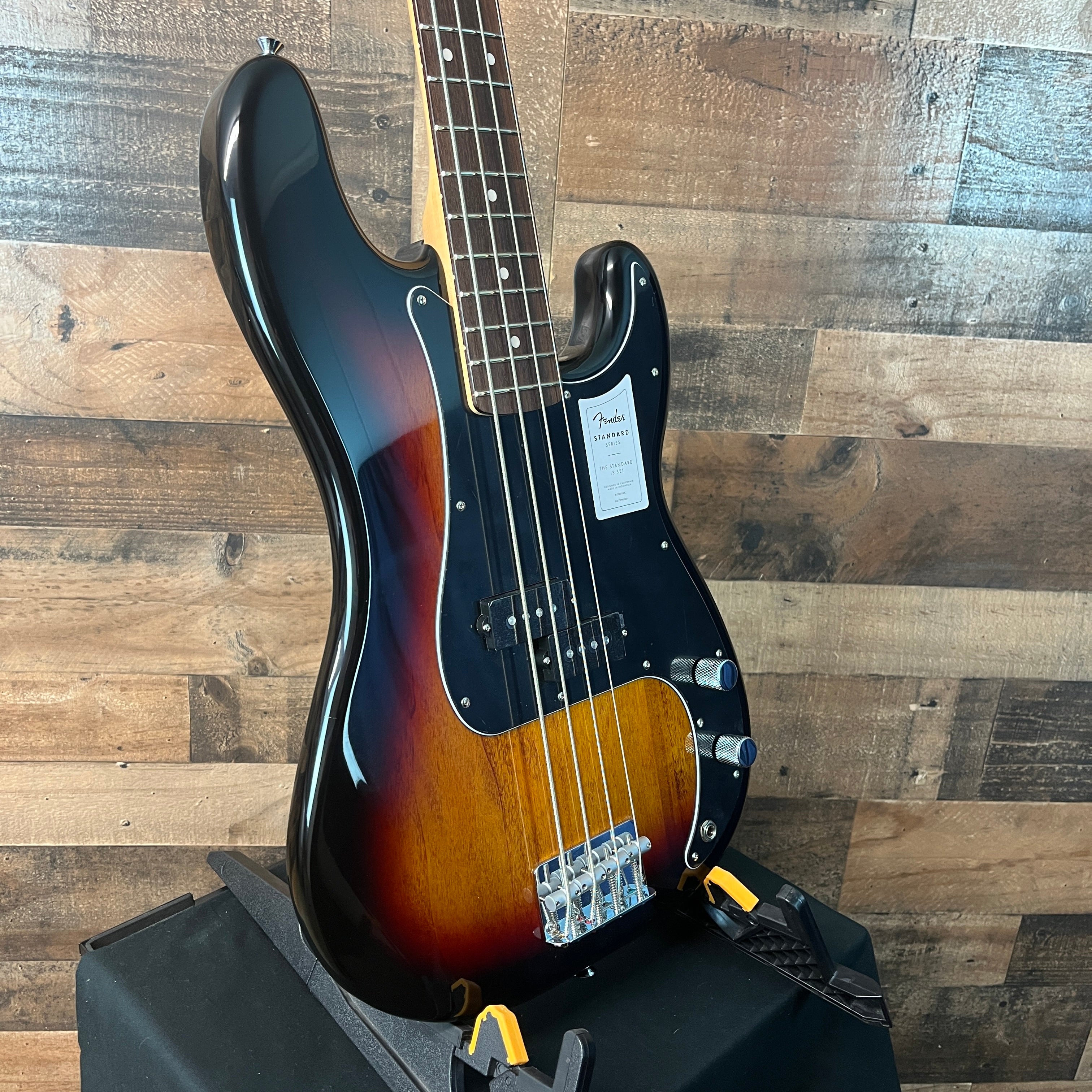 Fender Standard Precision Bass, 3-color Sunburst, 887