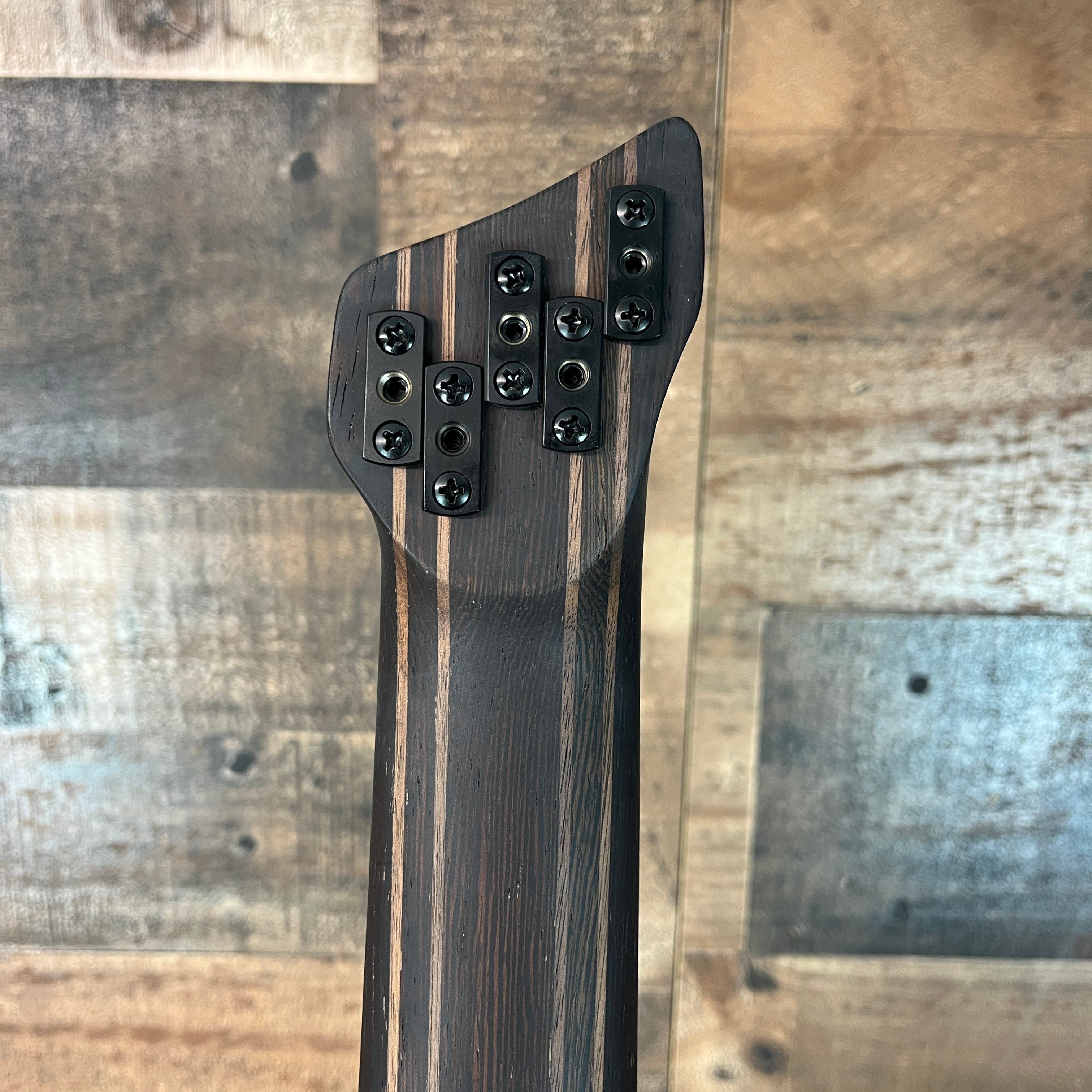 EHB1135MS Bass Workshop 5-string Multi-scale Headless Bass Guitar - Silver Wave Black Low Gloss, Gig Bag, 194
