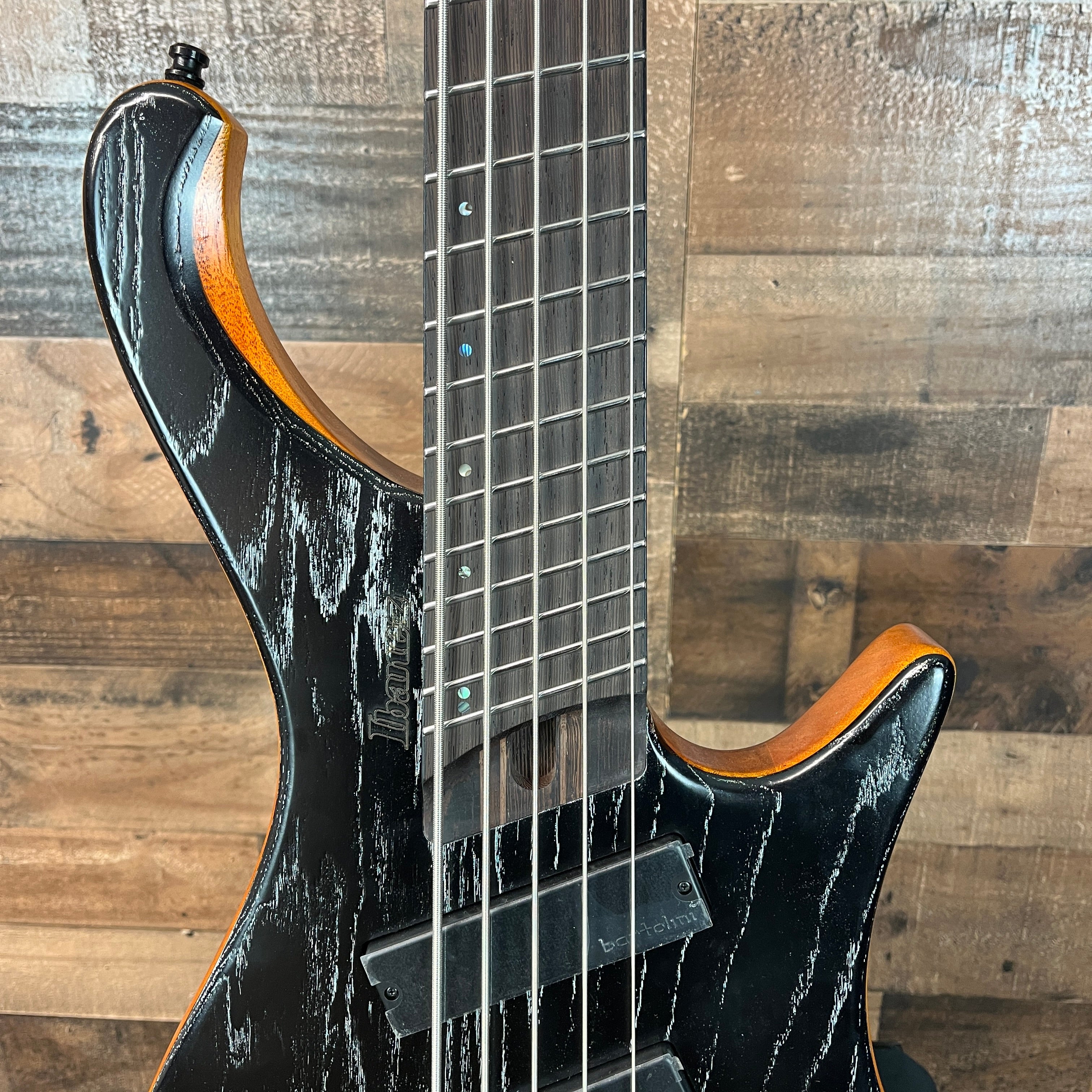 EHB1135MS Bass Workshop 5-string Multi-scale Headless Bass Guitar - Silver Wave Black Low Gloss, Gig Bag, 194