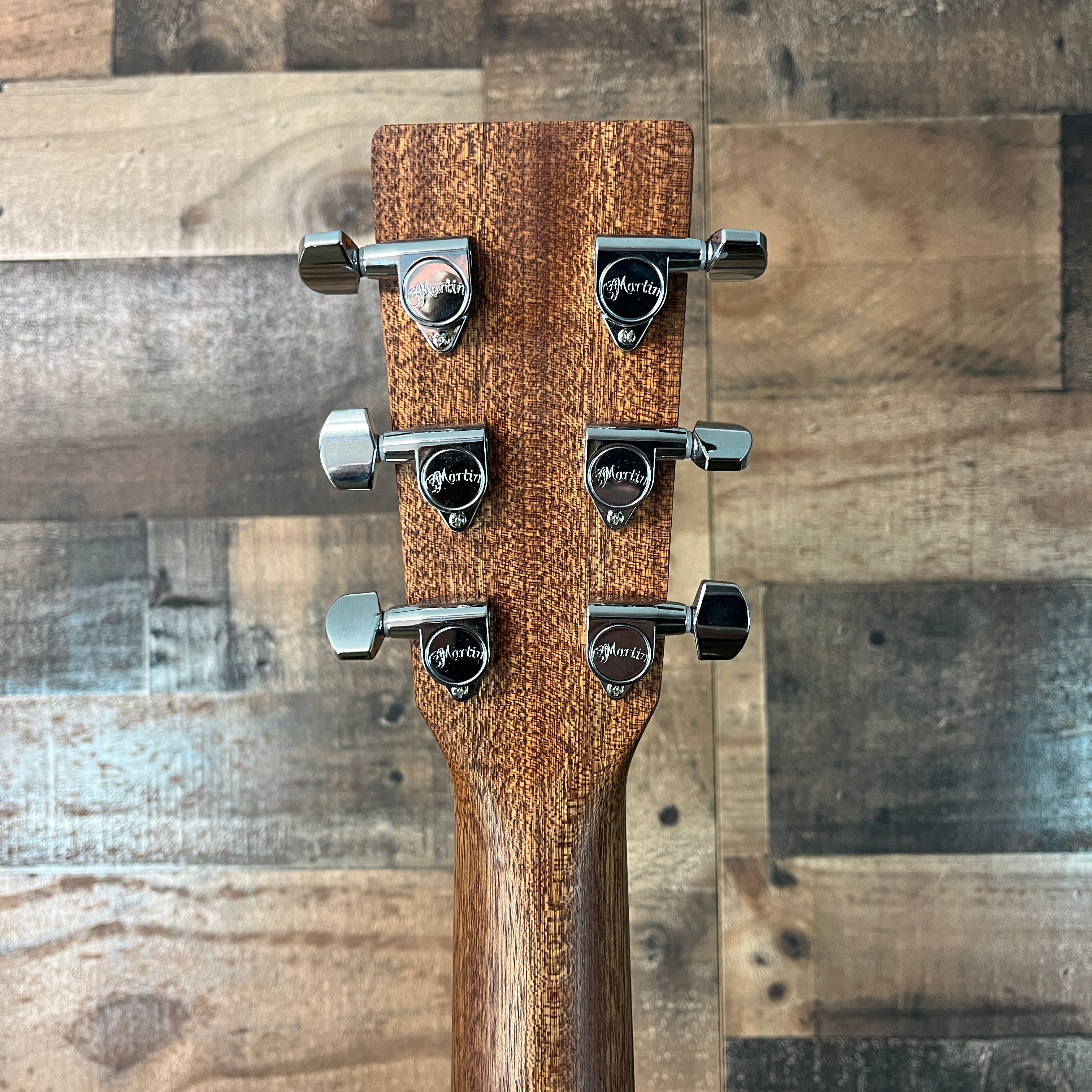 00-10E Road Series Special Acoustic-electric Guitar, Natural, Gig Bag, 197