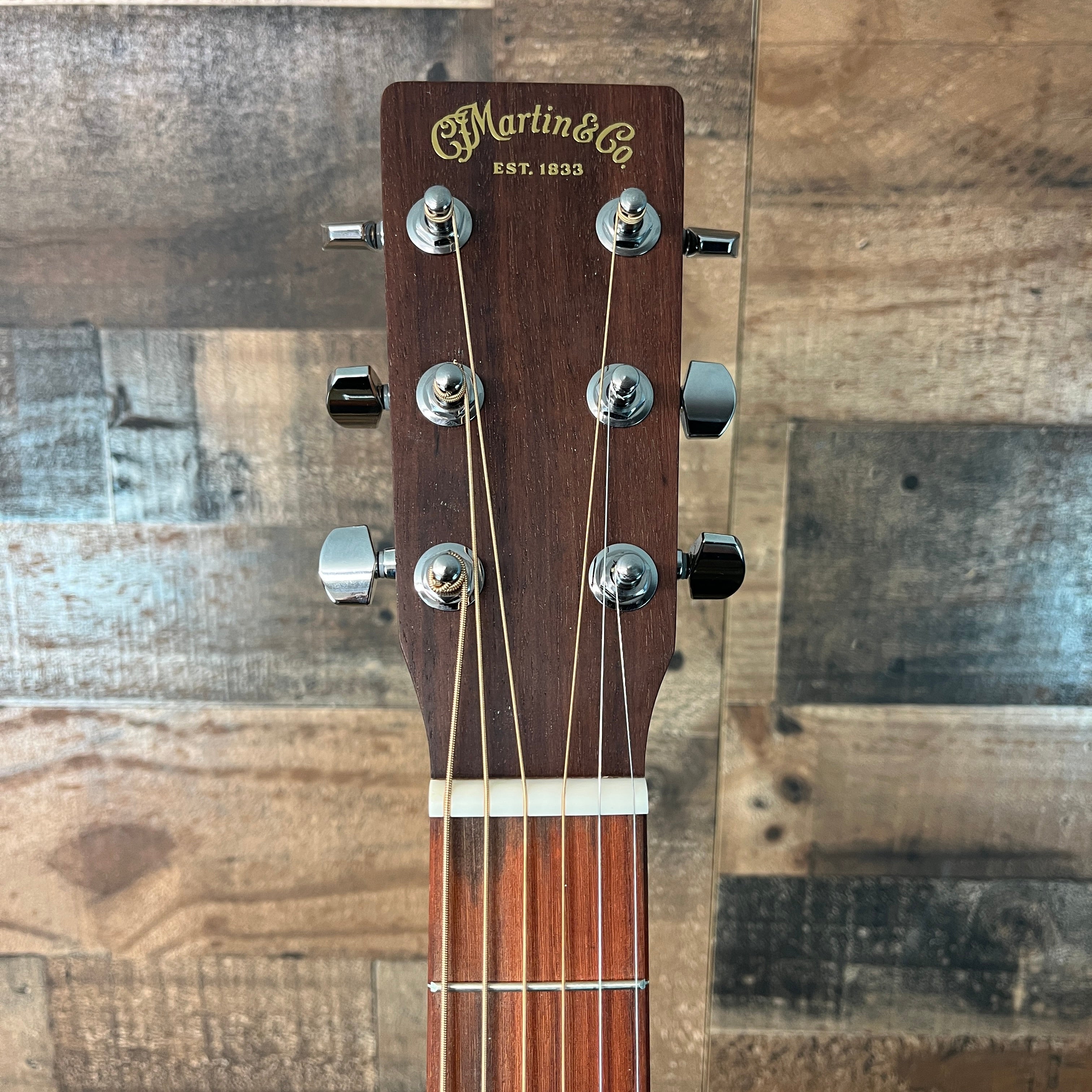 00-10E Road Series Special Acoustic-electric Guitar, Natural, Gig Bag, 197