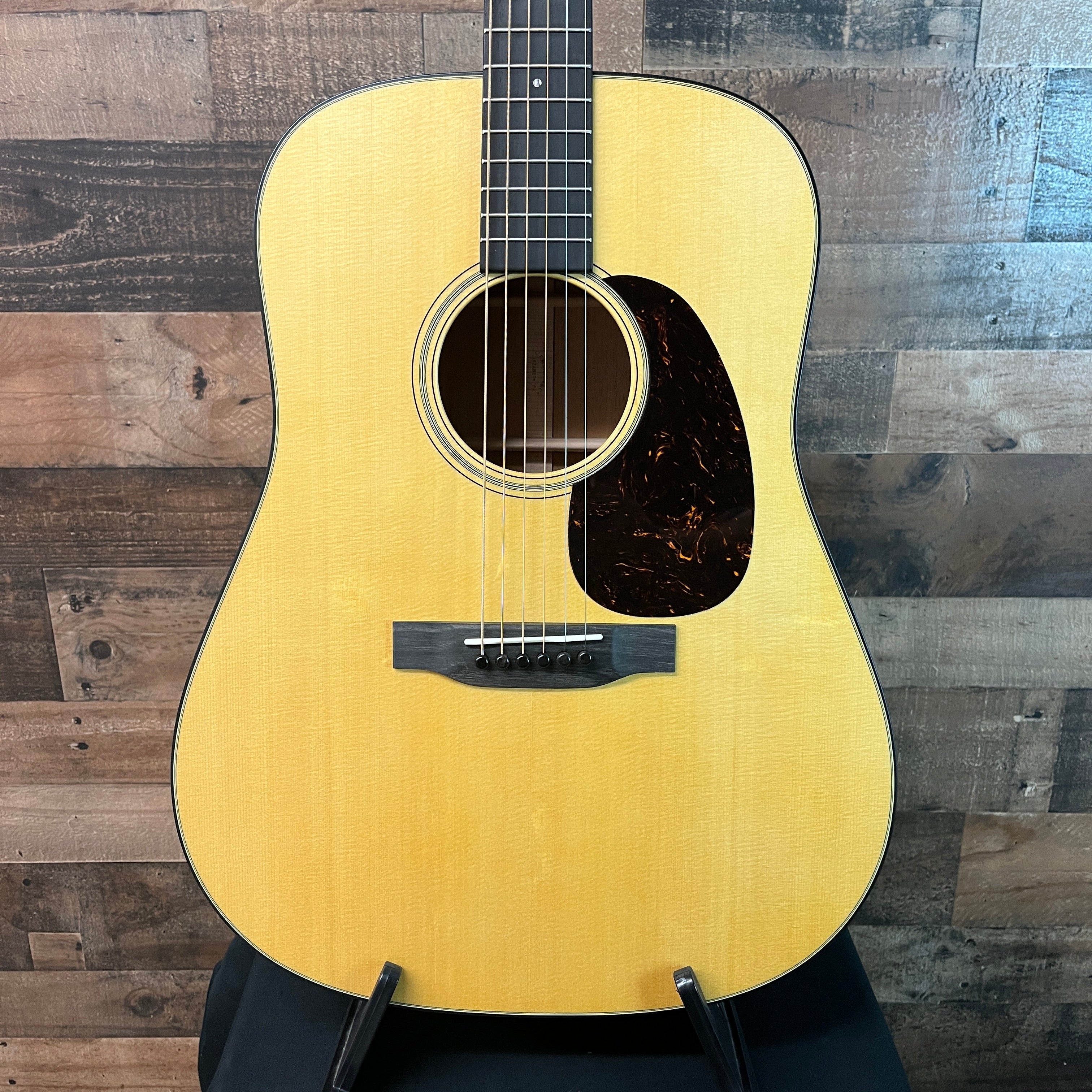 D-18 Satin, 2025 Model, Natural, Hardcase, 738