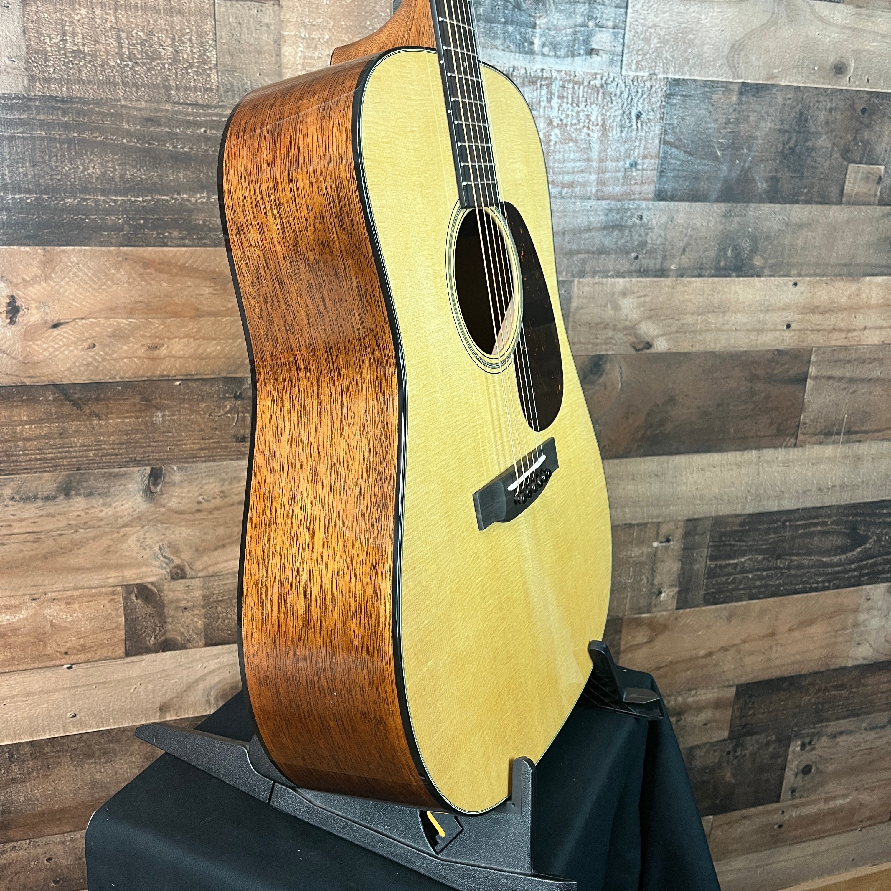 D-18 Standard Series, 2025 Model, Acoustic Guitar, Natural, Hard Case, 055