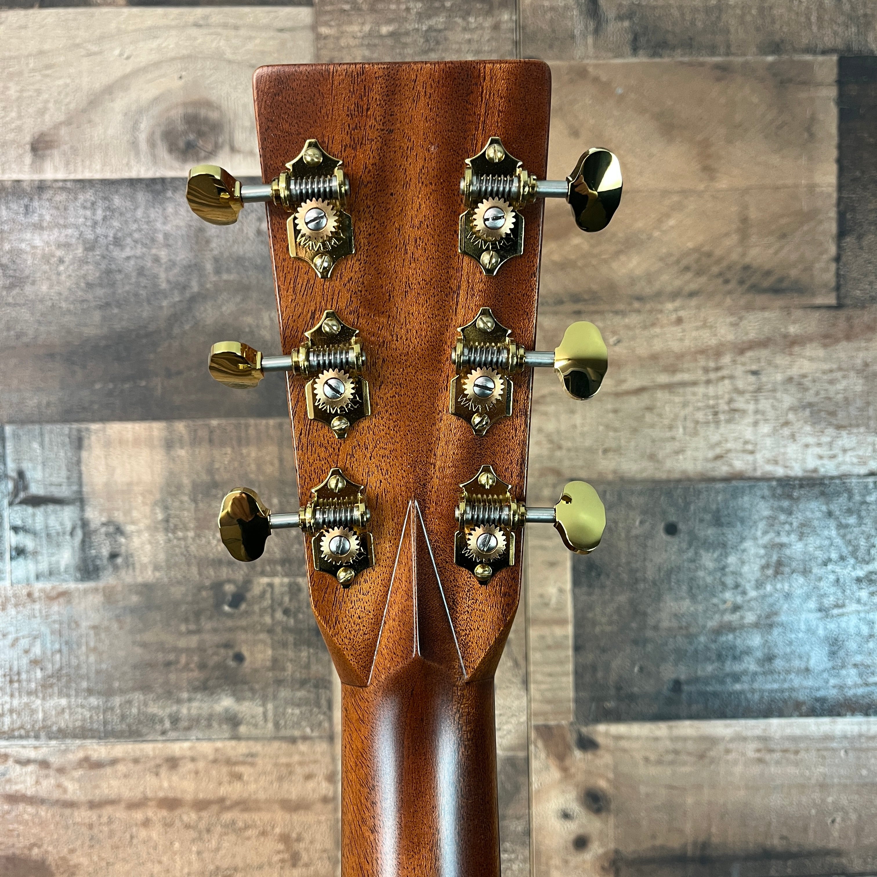 Martin 000-28 Modern Deluxe Acoustic Guitar Natural, Left-handed, 479