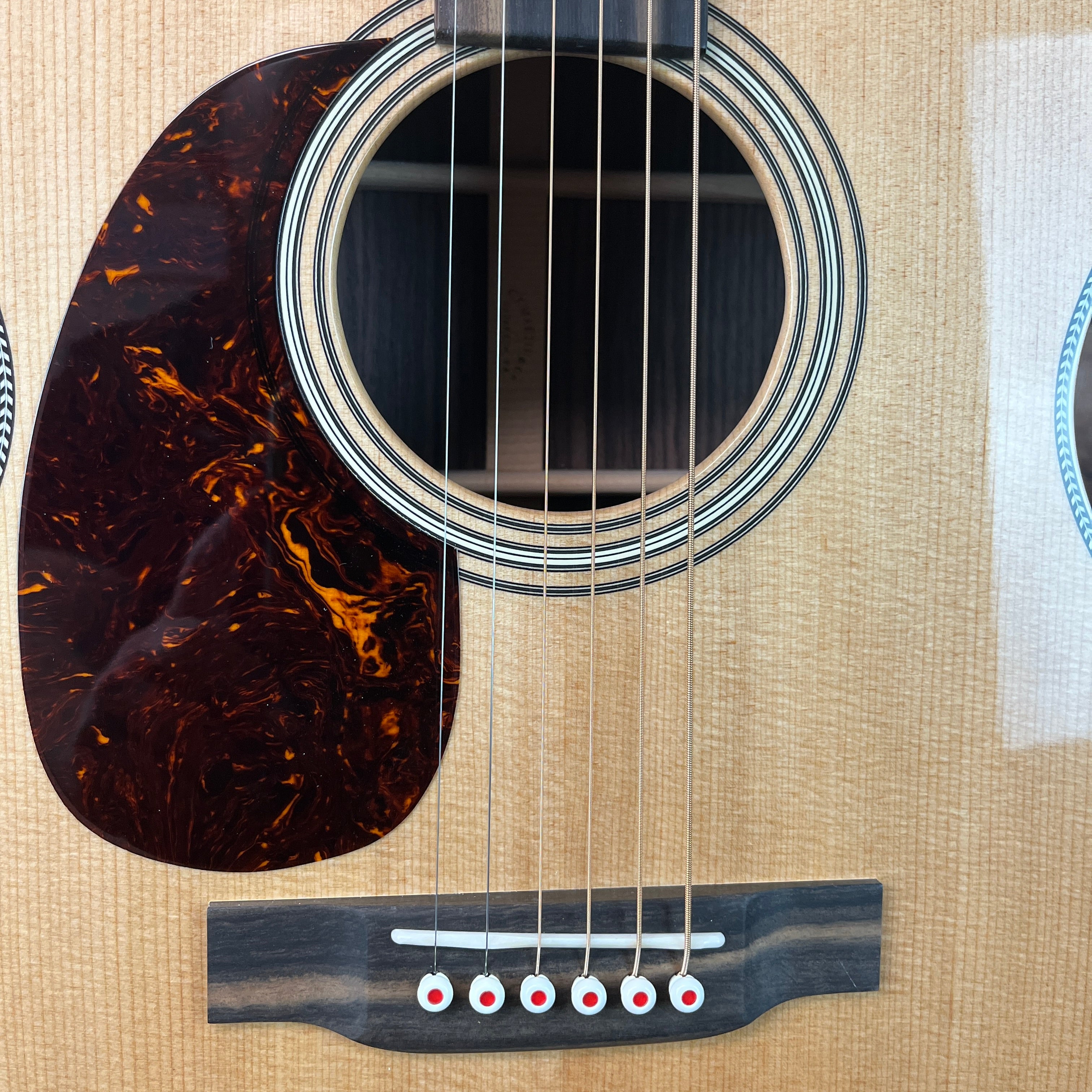 Martin 000-28 Modern Deluxe Acoustic Guitar Natural, Left-handed, 479