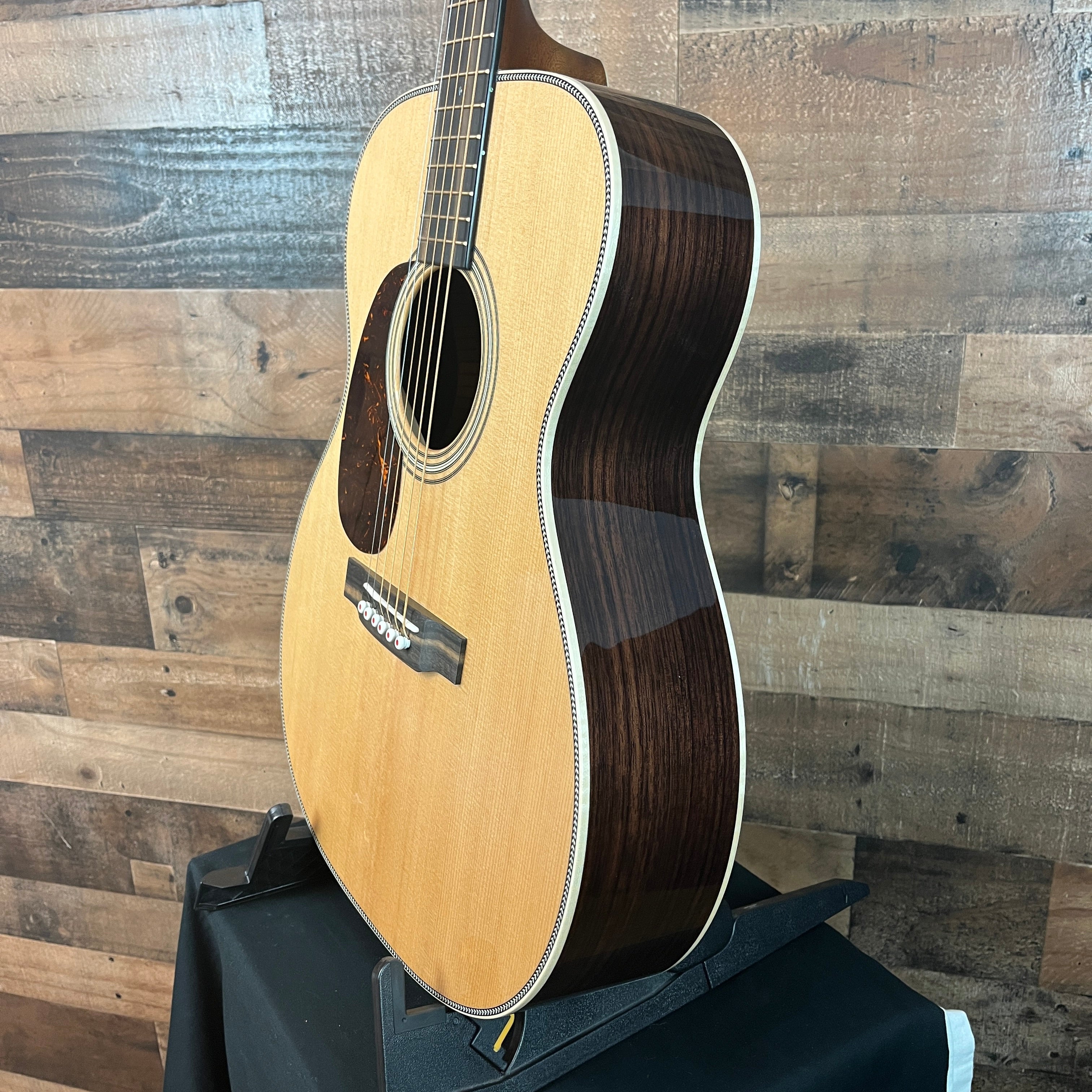 Martin 000-28 Modern Deluxe Acoustic Guitar Natural, Left-handed, 479