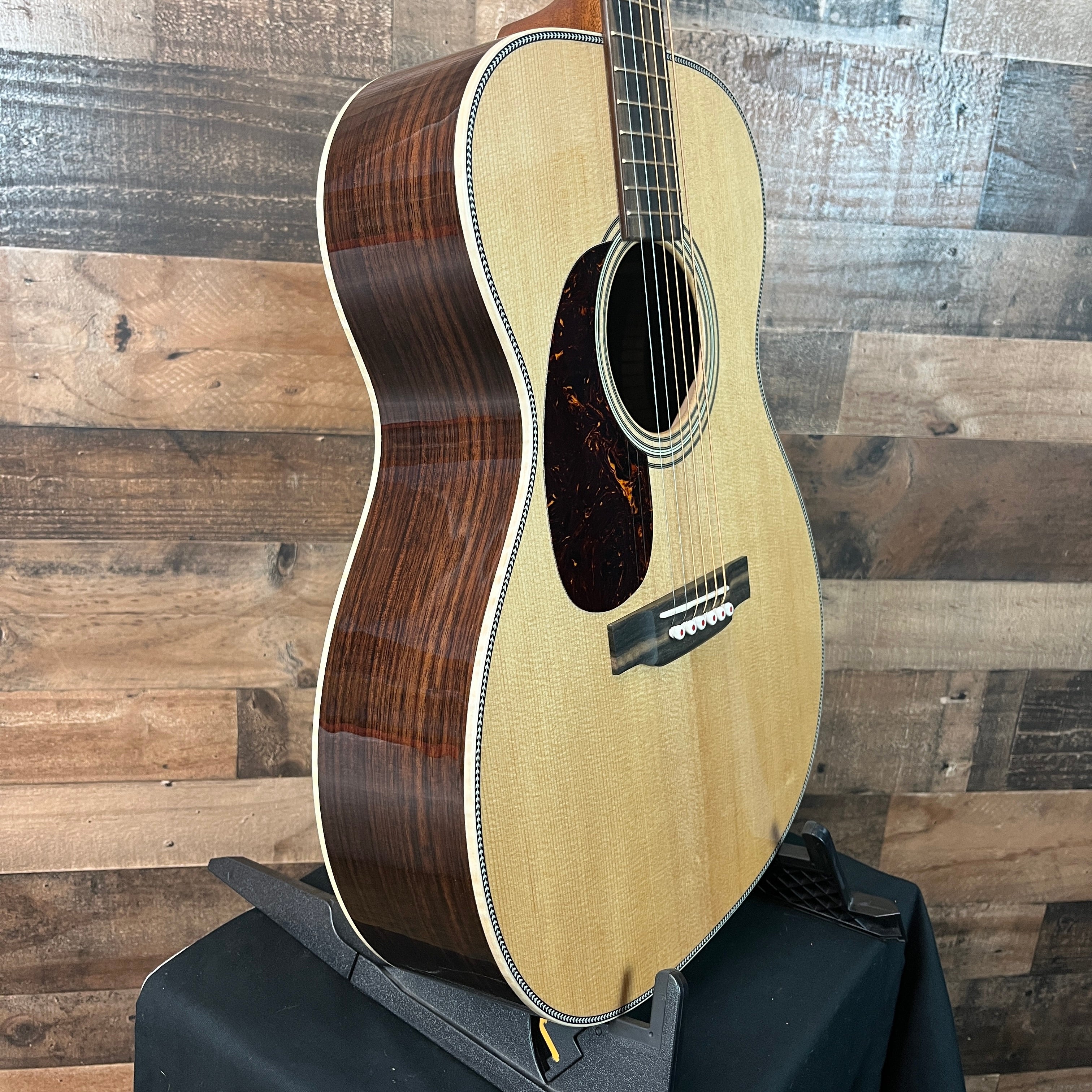 Martin 000-28 Modern Deluxe Acoustic Guitar Natural, Left-handed, 479