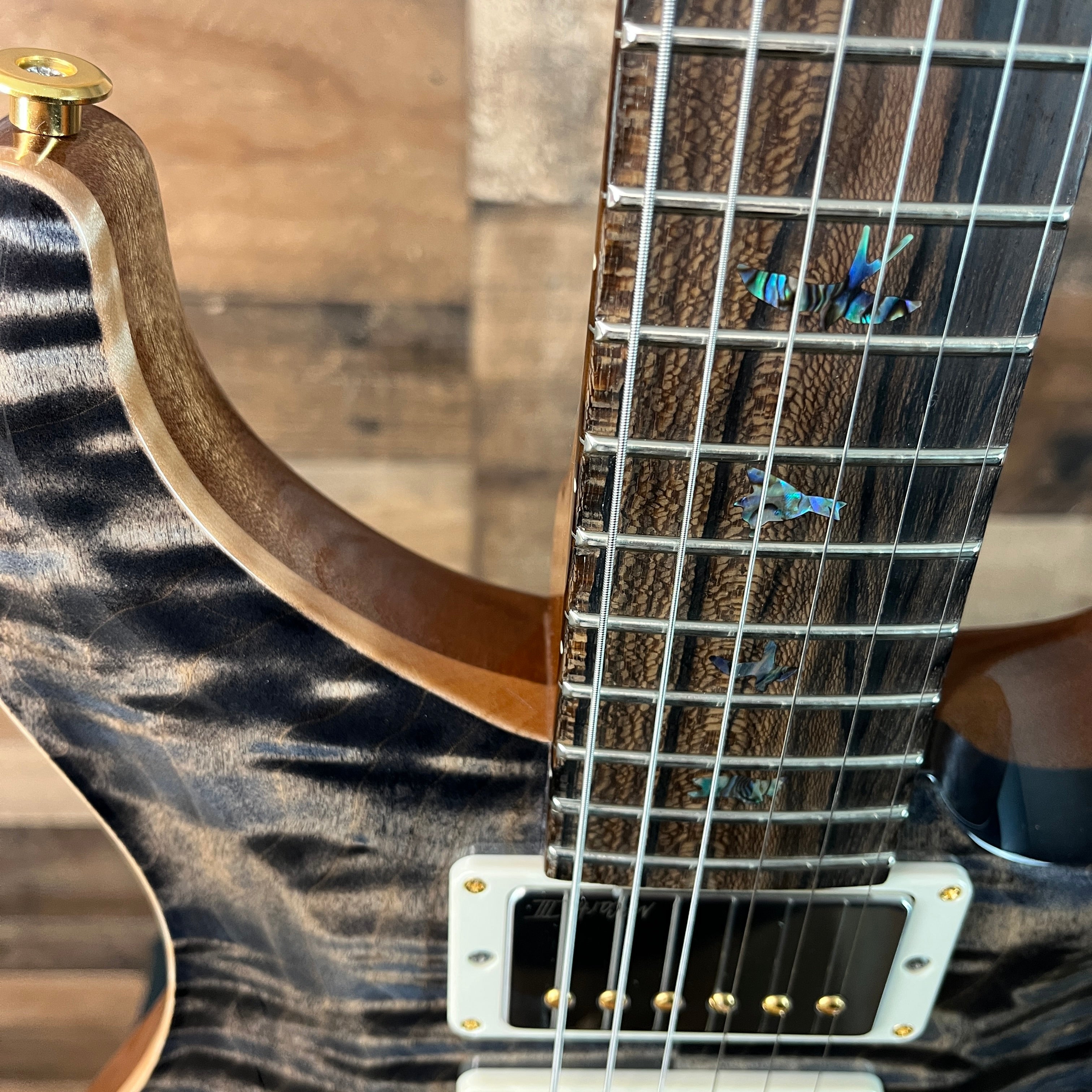 2025 Wood Library, Special 22 Semi Hollow, 10-Top, Custom Charcoal Quilt, Paisley Case, 552