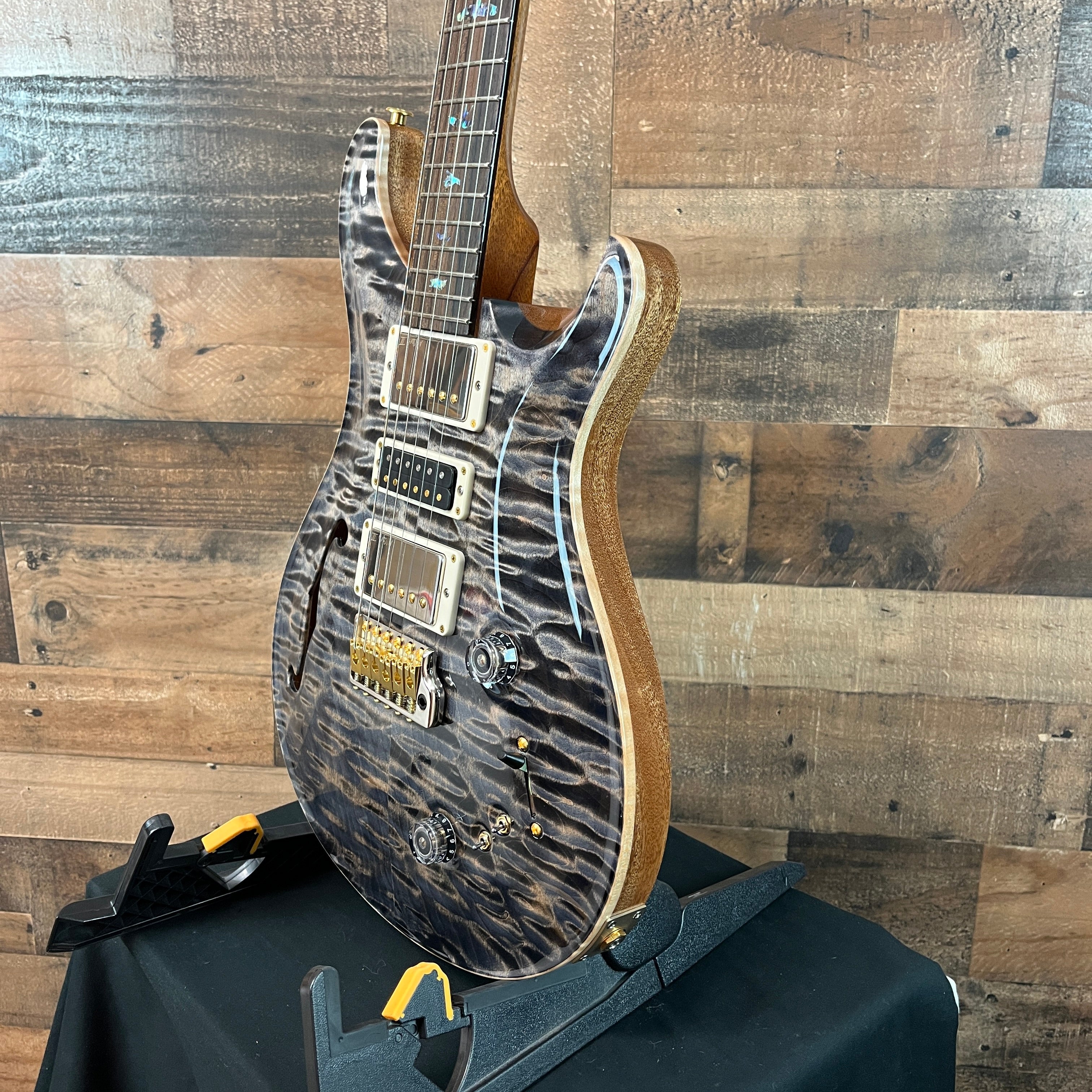 2025 Wood Library, Special 22 Semi Hollow, 10-Top, Custom Charcoal Quilt, Paisley Case, 552